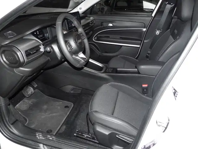 Jeep Avenger view 12