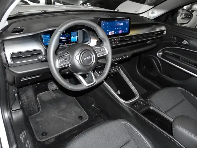 Jeep Avenger view 5