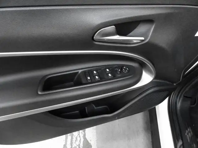 Jeep Avenger view 13