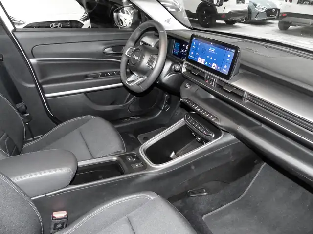 Jeep Avenger view 4