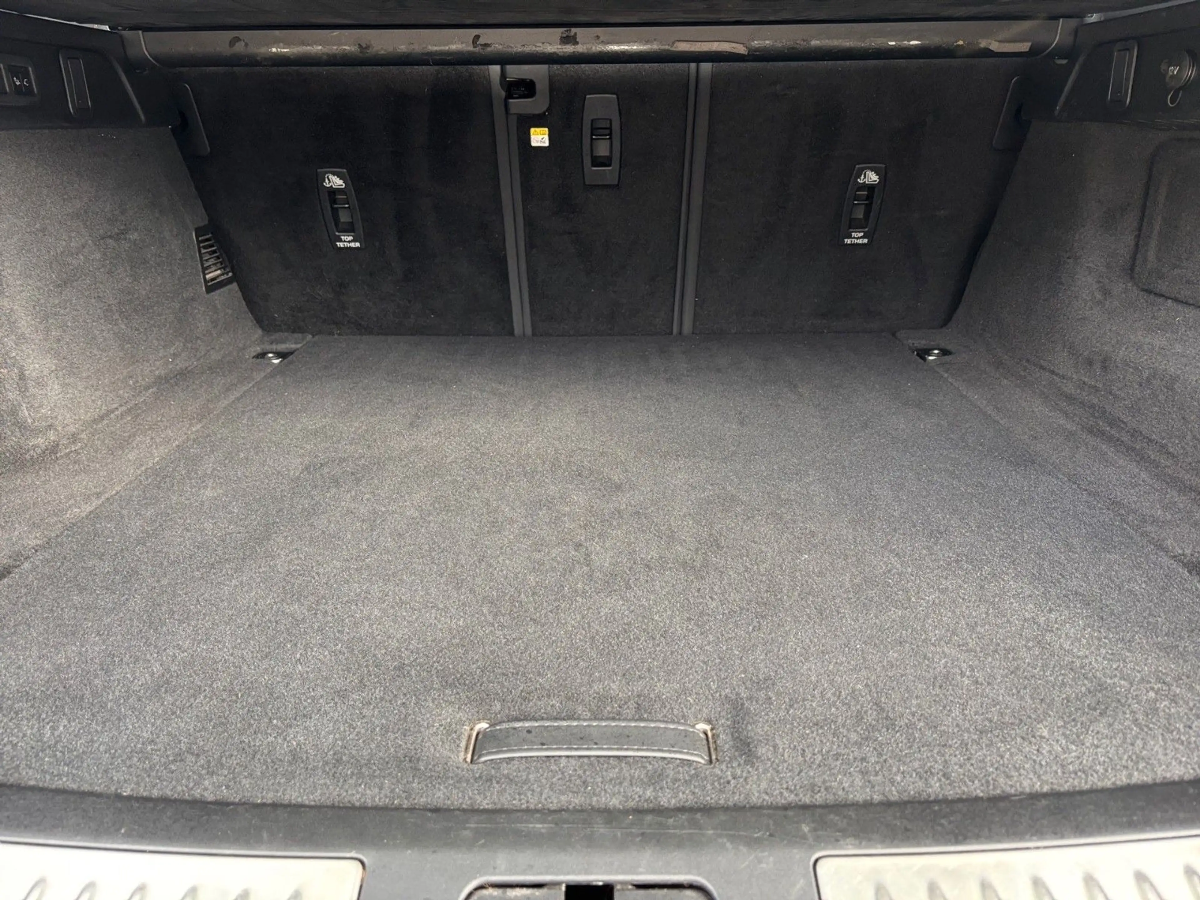 Land Rover Range Rover Velar /Navi/LED/360View/FSE/SHZ/DAB — photo 6
