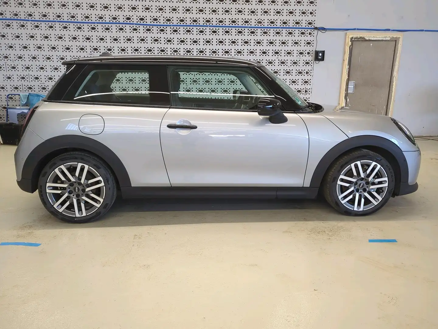 MINI Cooper MINI Cooper C Grau - 2