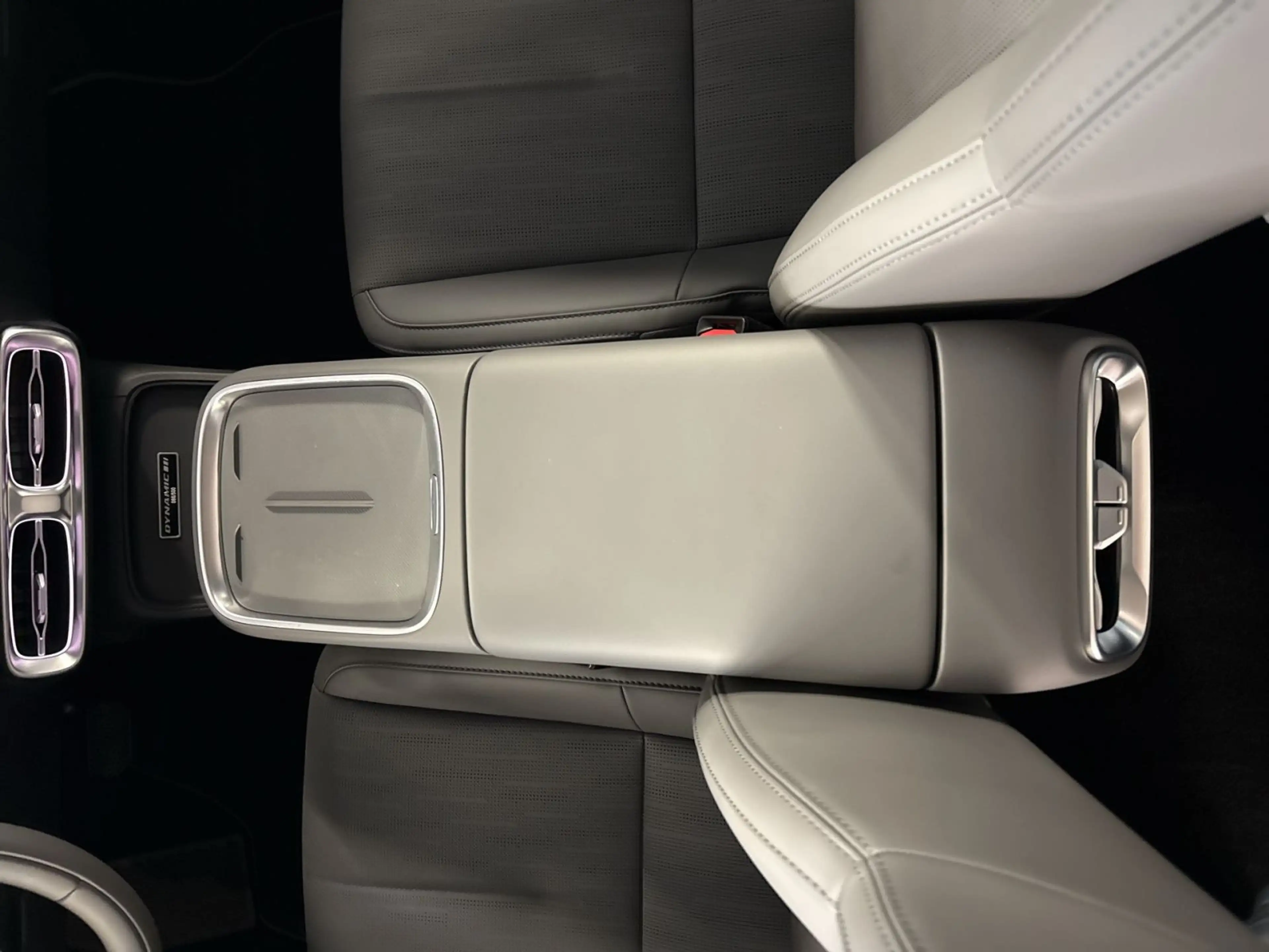 Leapmotor B10 DESIGN PROMAX Dynamic — photo 15