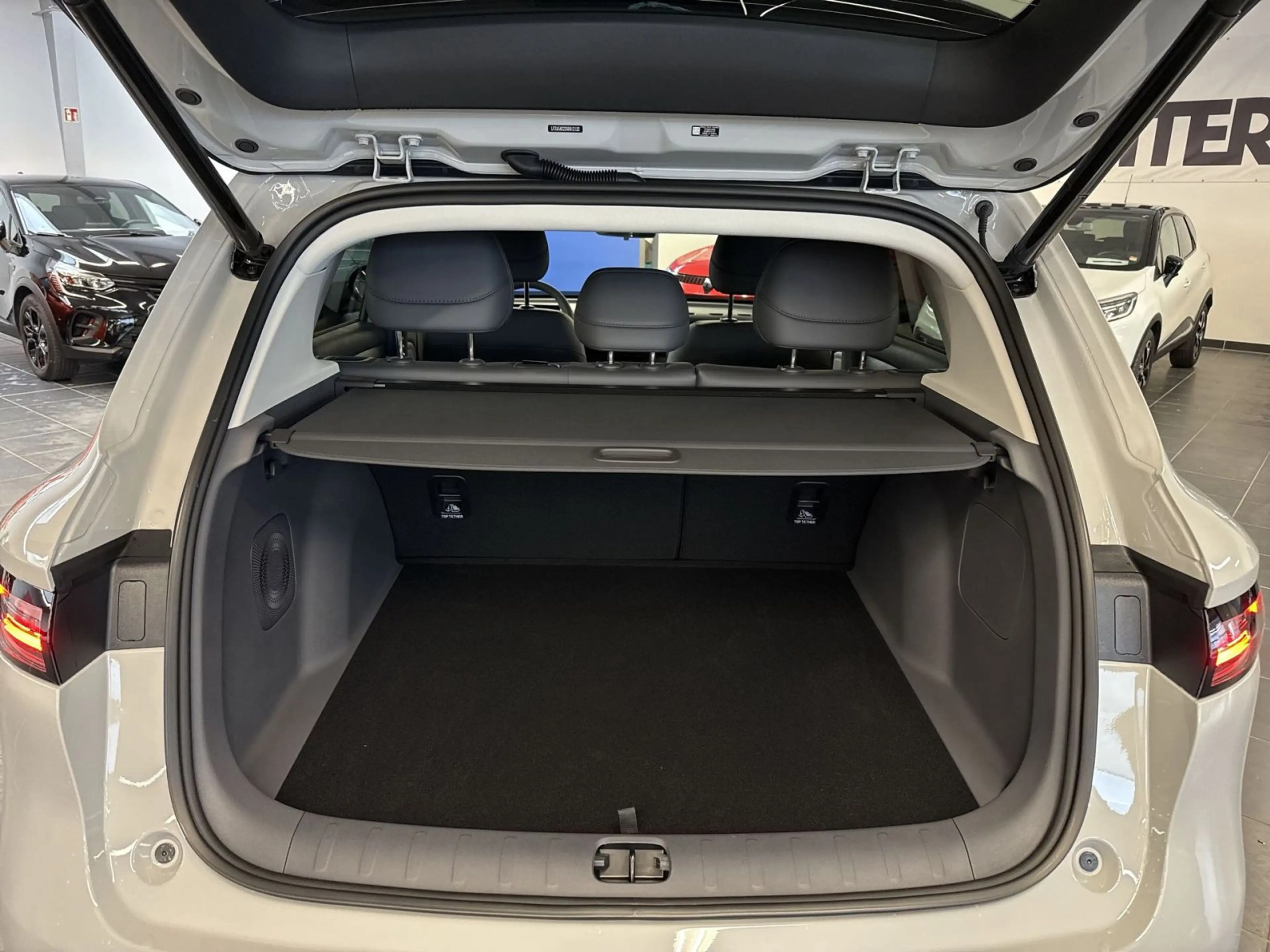 Leapmotor B10 DESIGN PROMAX Dynamic — photo 10