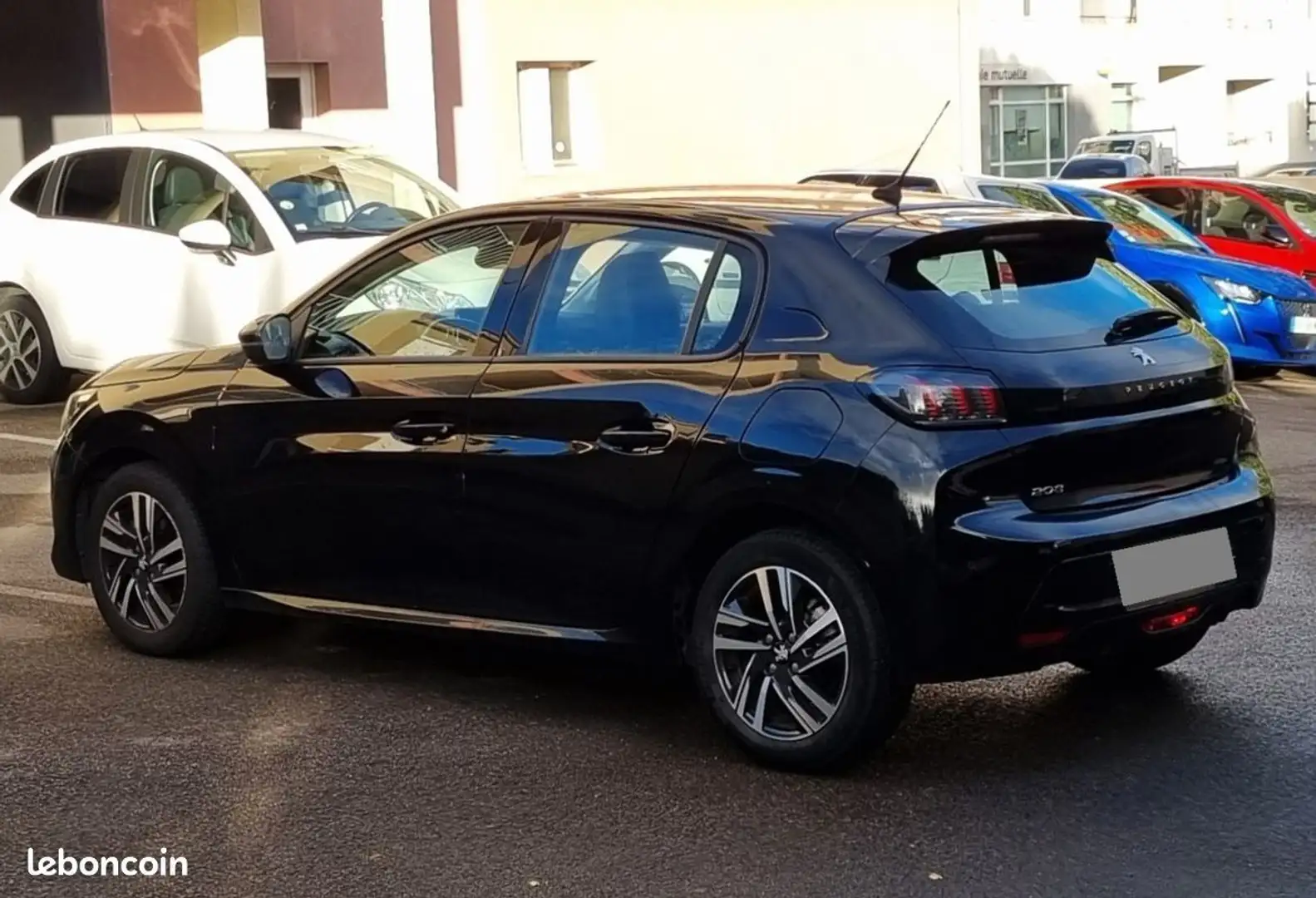 Peugeot 208 allure 1.5 hdi 100cv Schwarz - 2