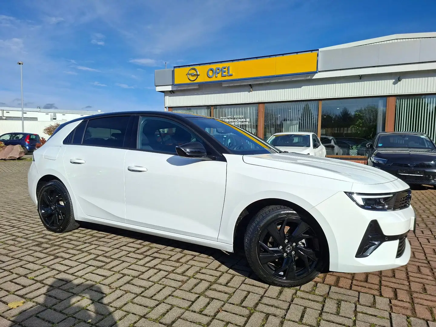 Opel Astra L Lim.GS+MATRIXLED+NAVI+SHZ+LHZ+ACC+360CAM Weiß - 1