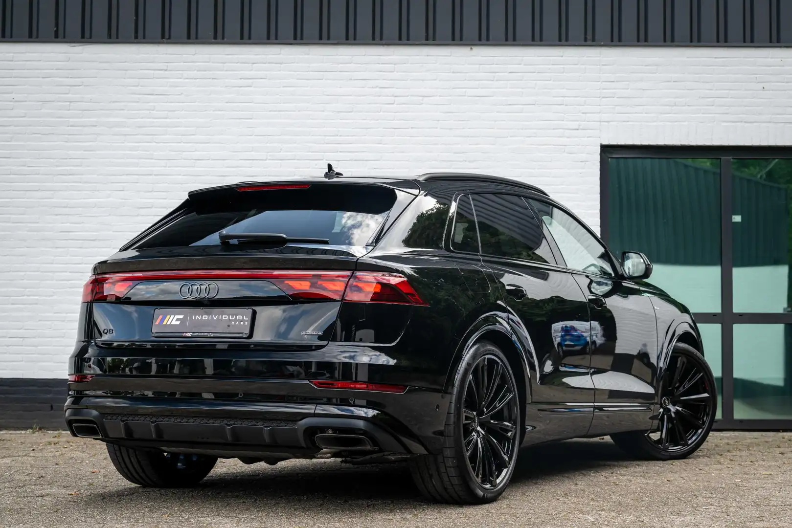 Audi Q8 60 TFSI e quattro S Competition B&O High-End Zwart - 2
