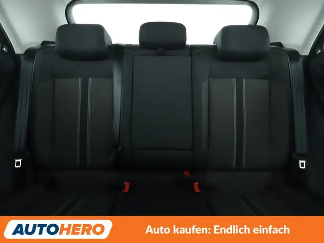 Volkswagen T-Roc view 15