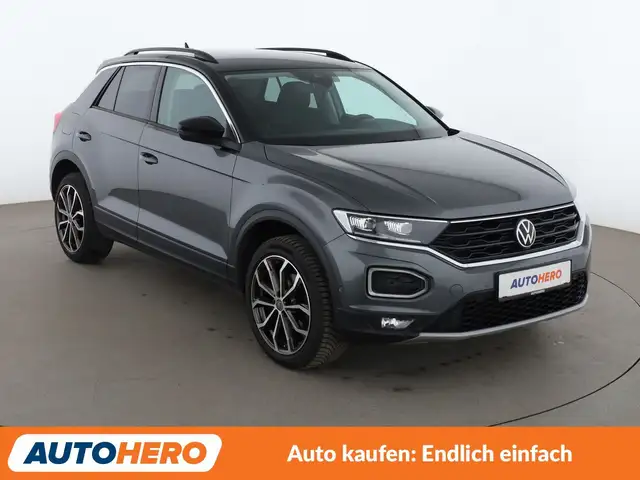 Volkswagen T-Roc view 8