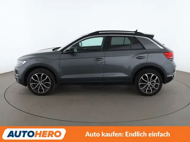Volkswagen T-Roc view 3