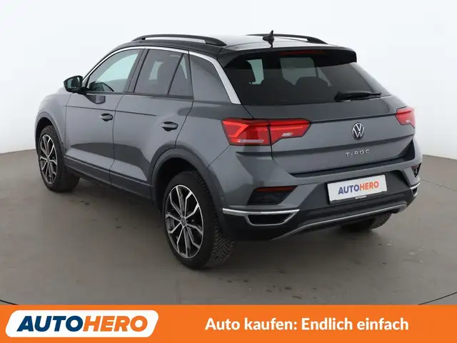 Volkswagen T-Roc view 4