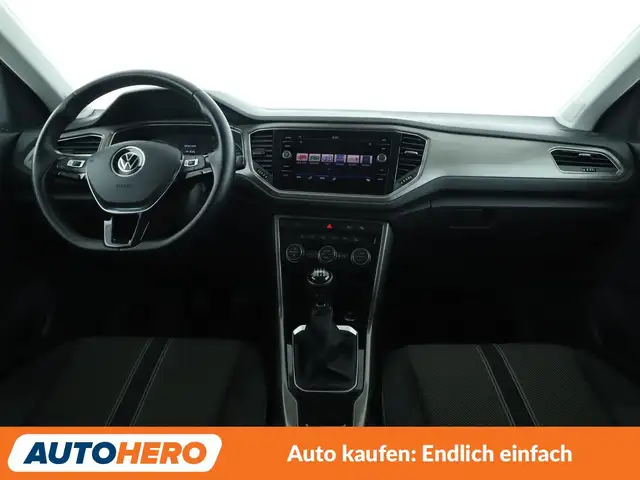 Volkswagen T-Roc view 12