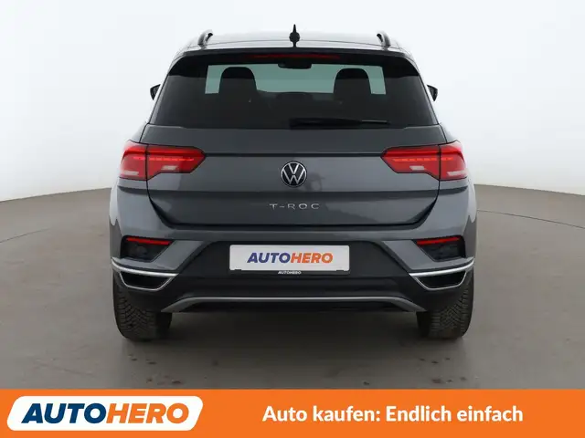 Volkswagen T-Roc view 5