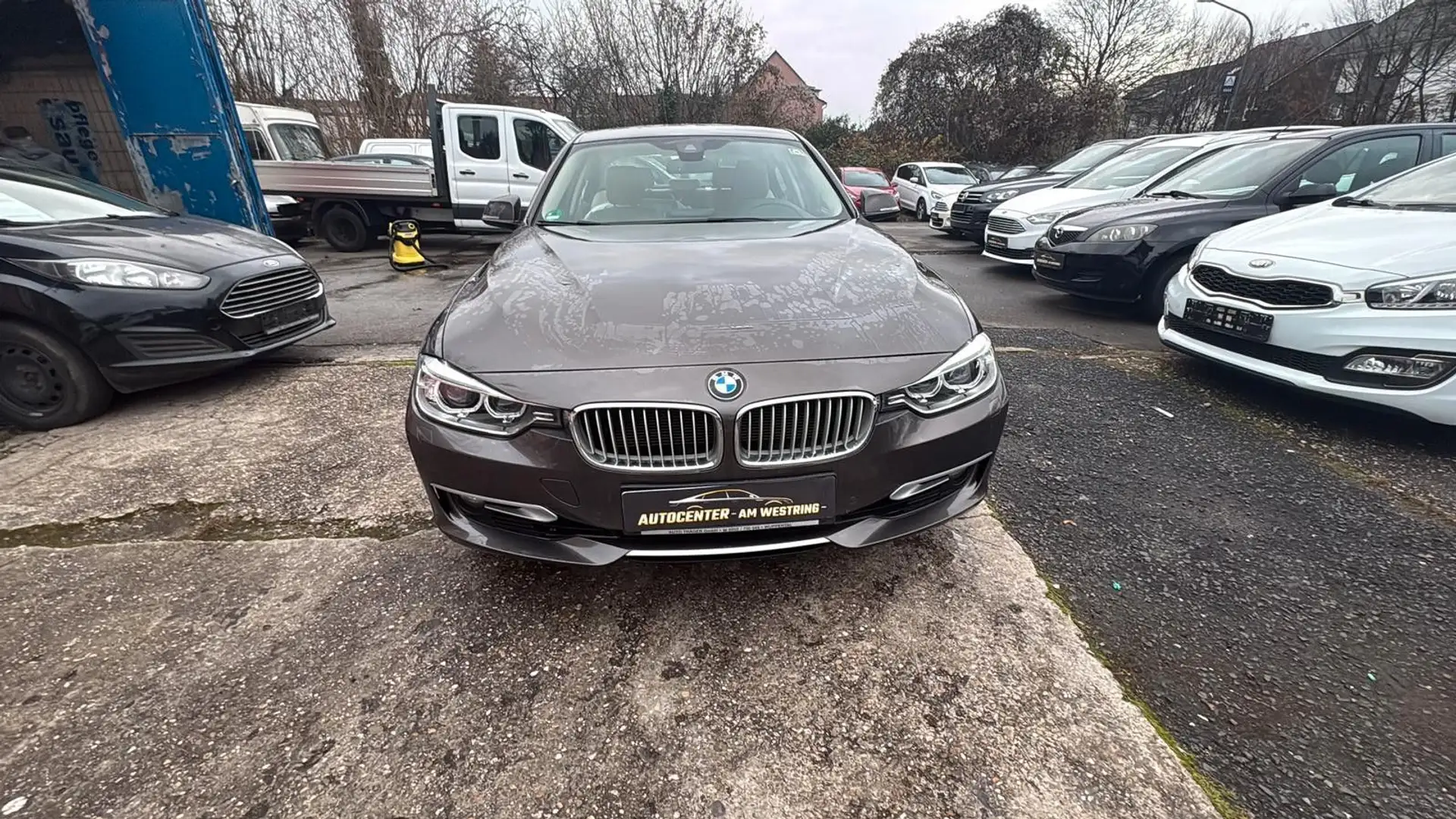 BMW 320 3 Limousine 320 i Automatik+ Braun - 2