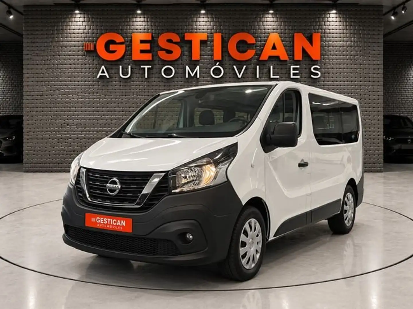 Nissan NV300 2.0 Diesel Combi 9 120 CV (88 kW) Blanco - 1