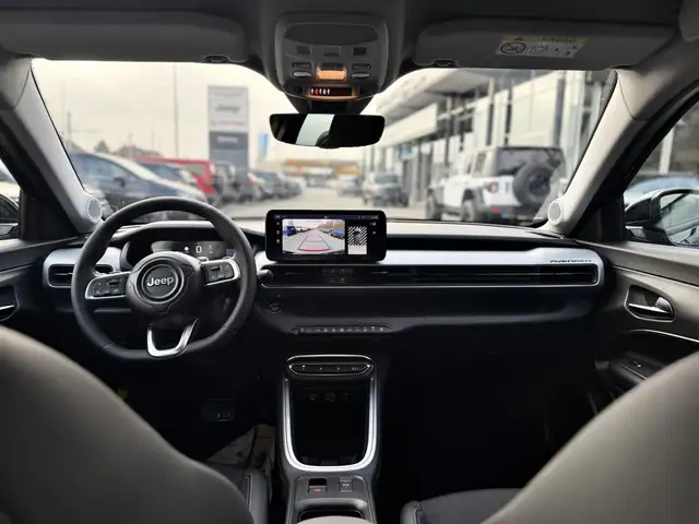 Jeep Avenger view 11