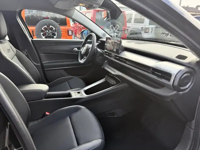 Jeep Avenger view 12