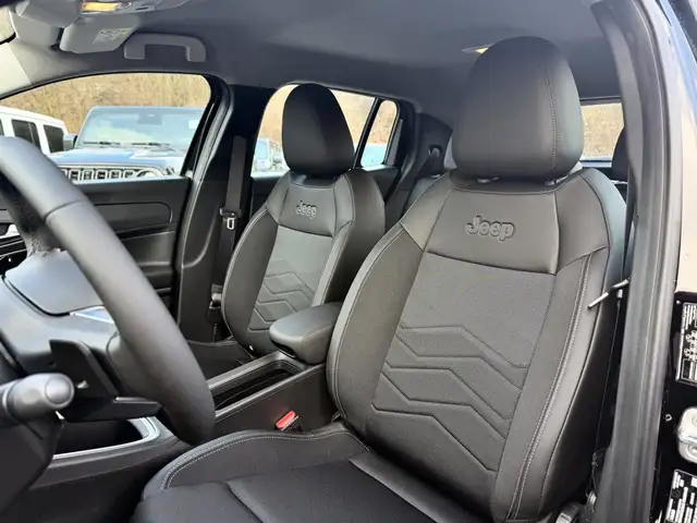 Jeep Avenger view 14