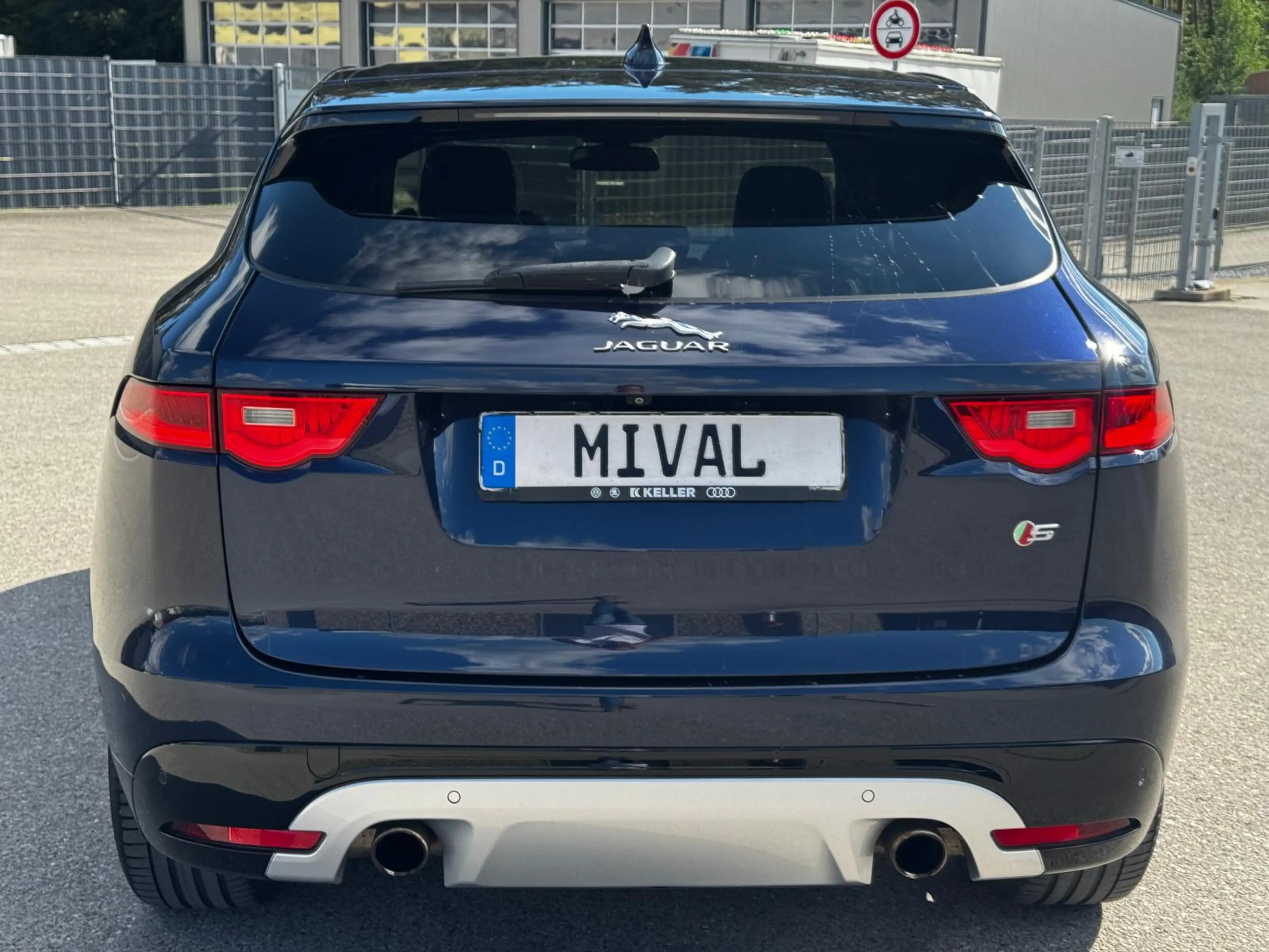 Jaguar F-Pace S AWD LED/HeadUp/Keyless/Memory/Standheiz — photo 6