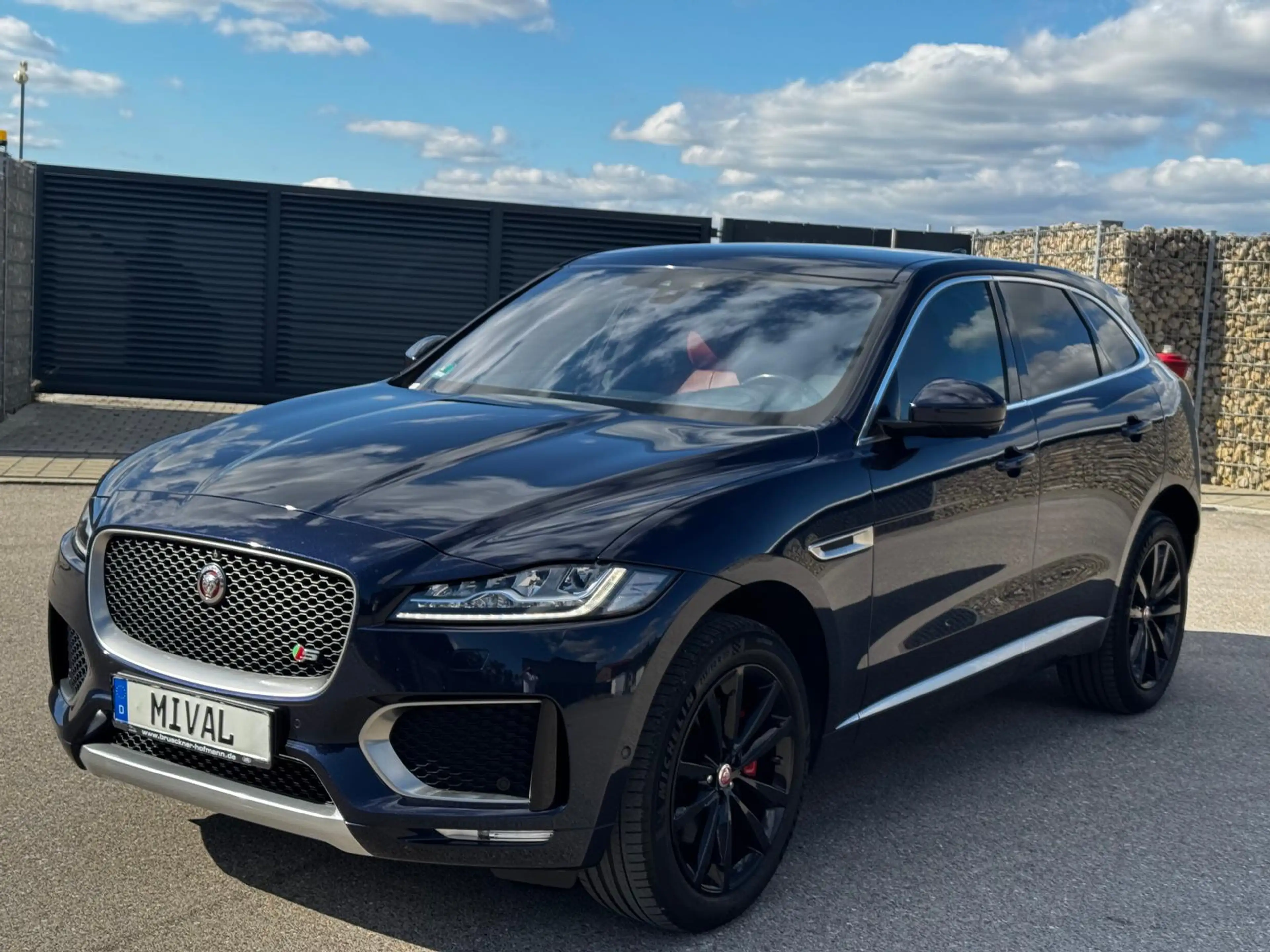 Jaguar F-Pace S AWD LED/HeadUp/Keyless/Memory/Standheiz — photo 3