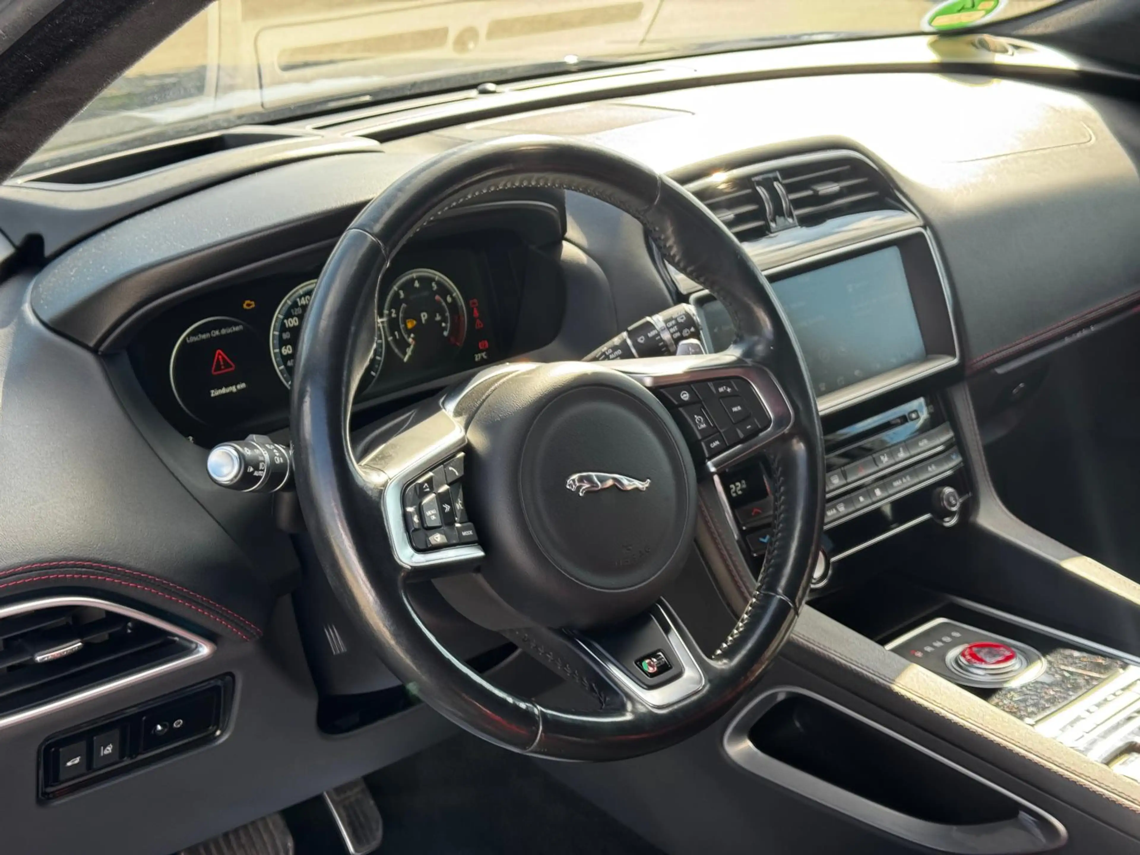Jaguar F-Pace S AWD LED/HeadUp/Keyless/Memory/Standheiz — photo 11