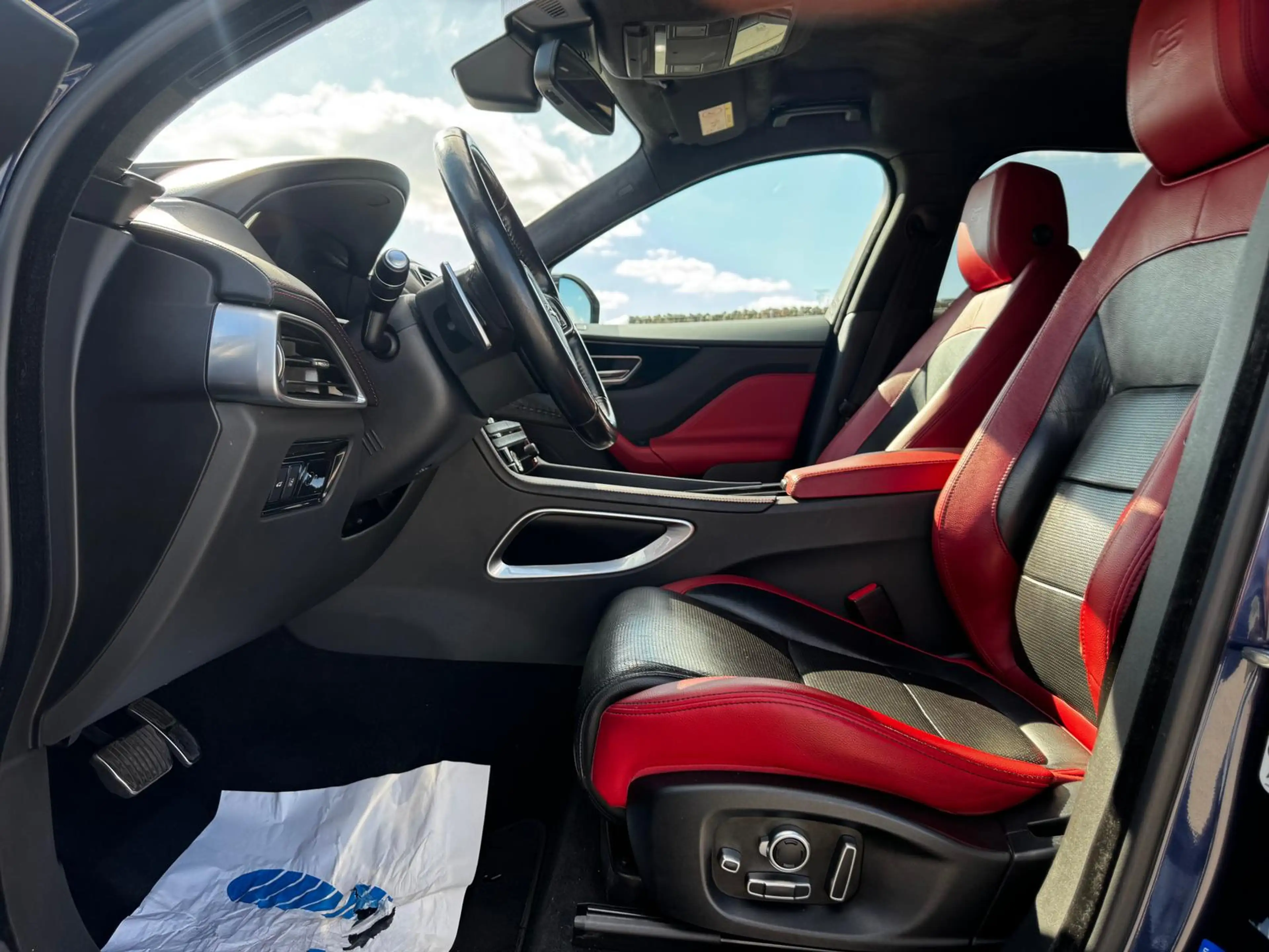 Jaguar F-Pace S AWD LED/HeadUp/Keyless/Memory/Standheiz — photo 14