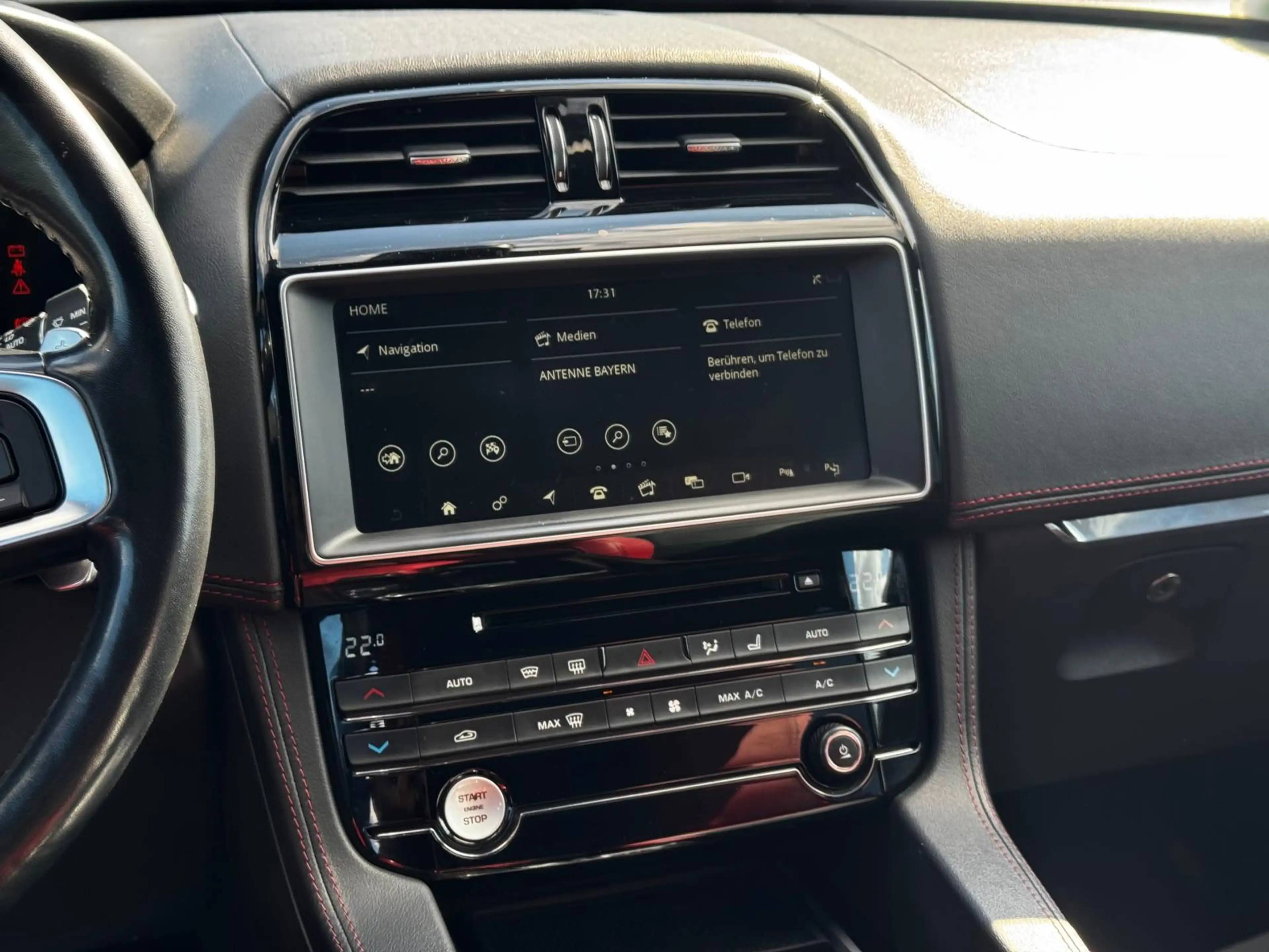 Jaguar F-Pace S AWD LED/HeadUp/Keyless/Memory/Standheiz — photo 12