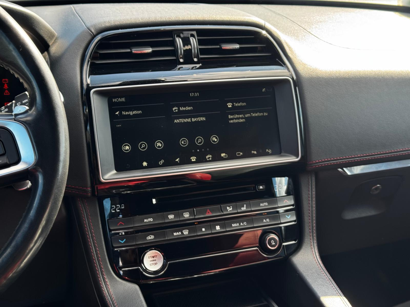 Jaguar F-Pace S AWD LED/HeadUp/Keyless/Memory/Standheiz — photo 12
