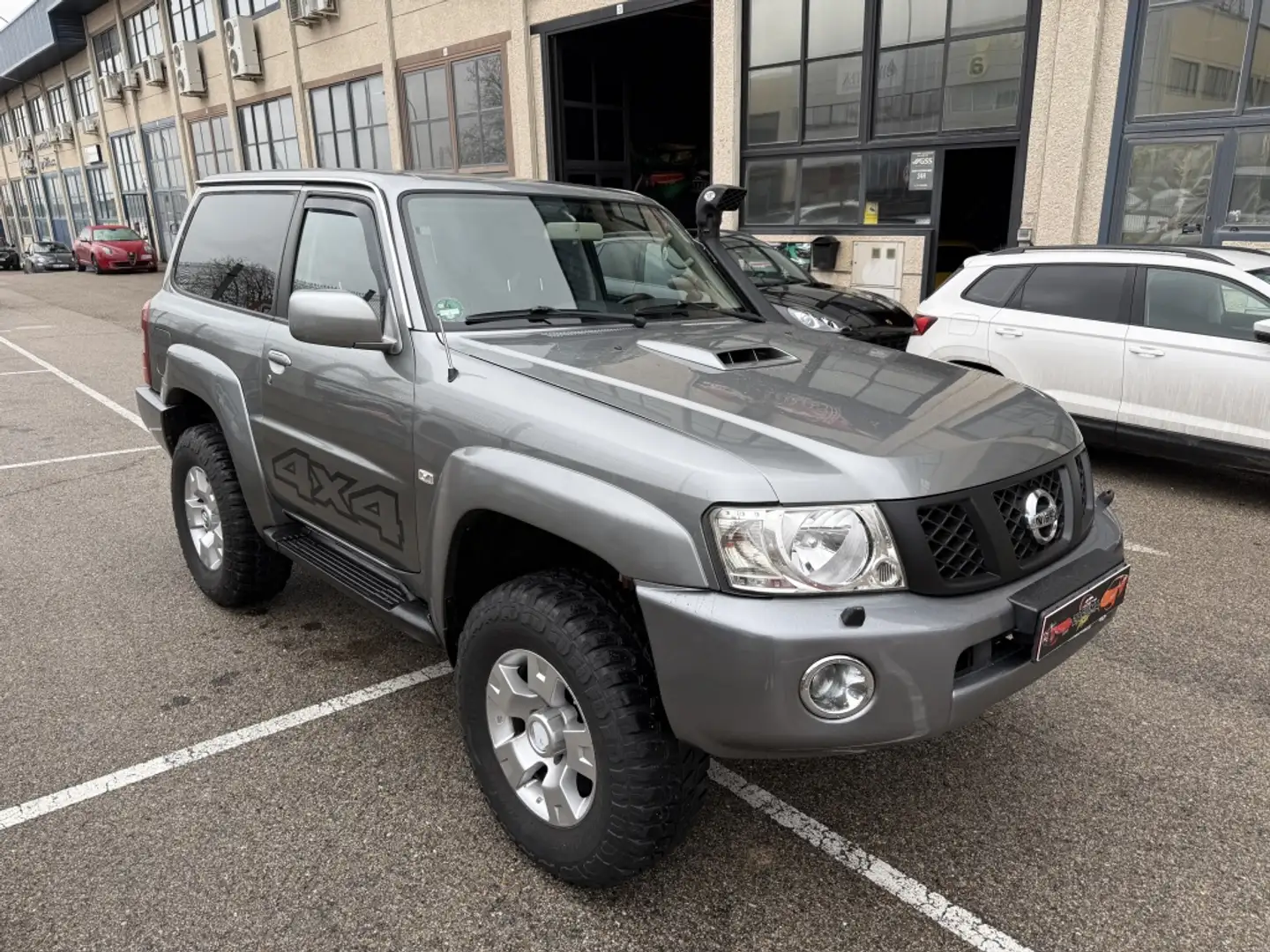 Nissan Patrol 3.0TD Elegance Aut. Gris - 2