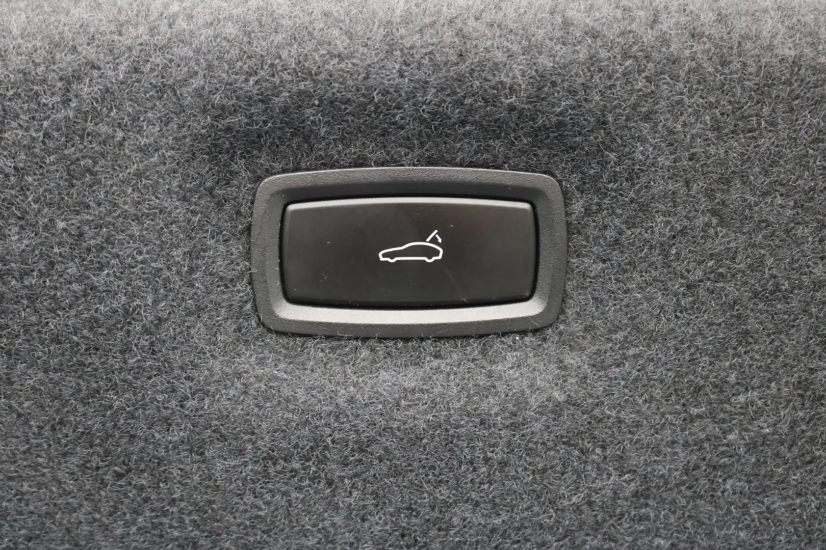 Porsche Taycan 571 avec batterie performance plus - 2