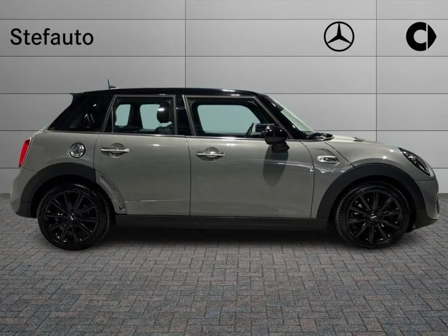 MINI Cooper SD 2.0 Cooper SD aut. Boost 5 porte Šedá - 2