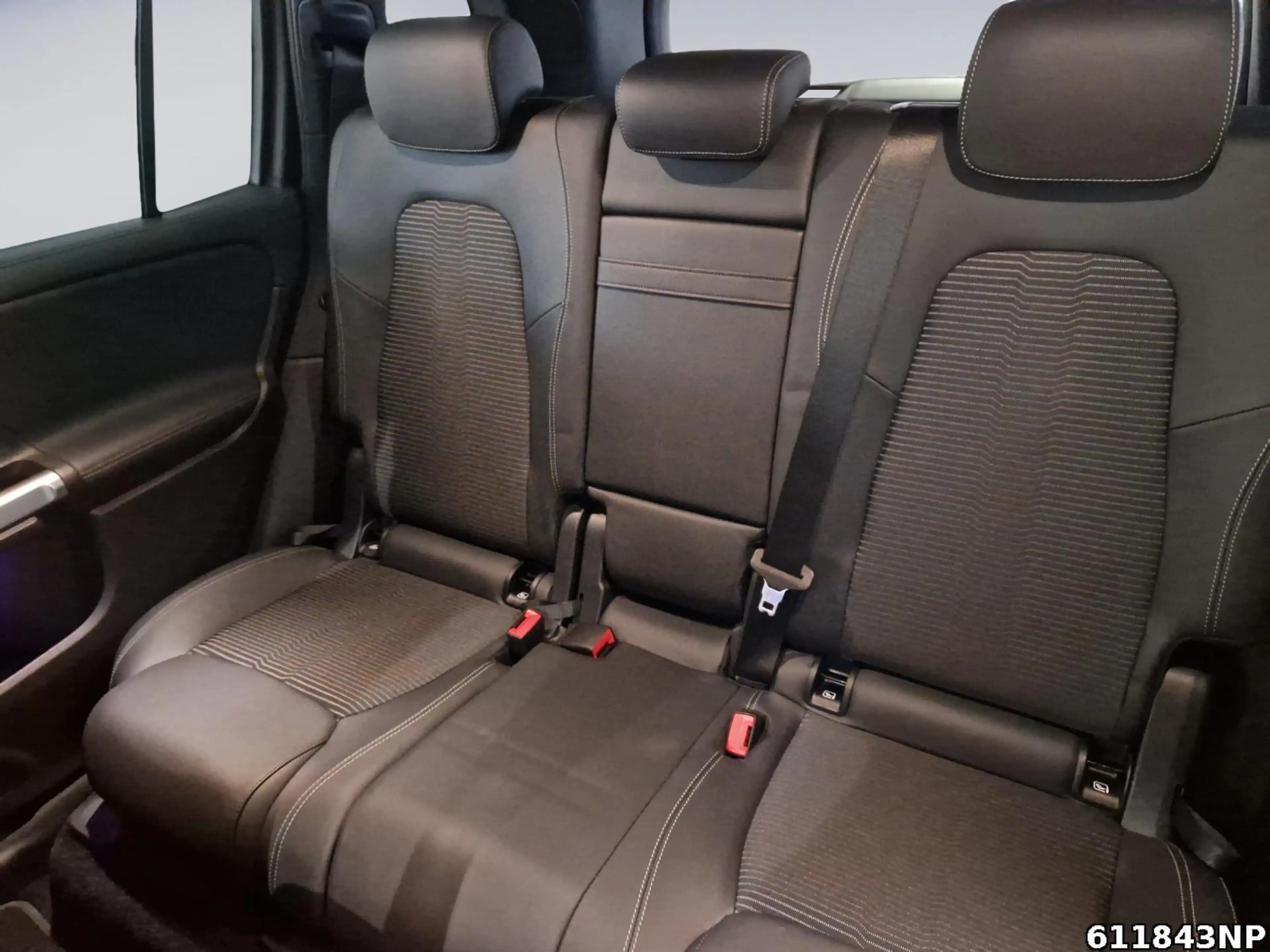 Mercedes-Benz EQB 250 Progressive Night Distronic Adv. Sound — photo 11