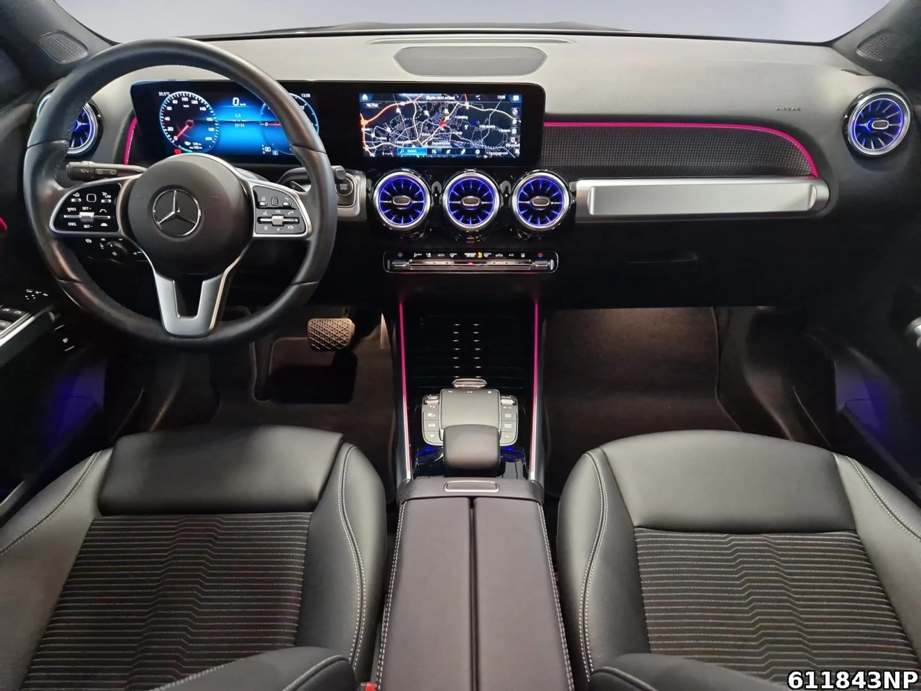 Mercedes-Benz EQB 250 Progressive Night Distronic Adv. Sound — photo 8