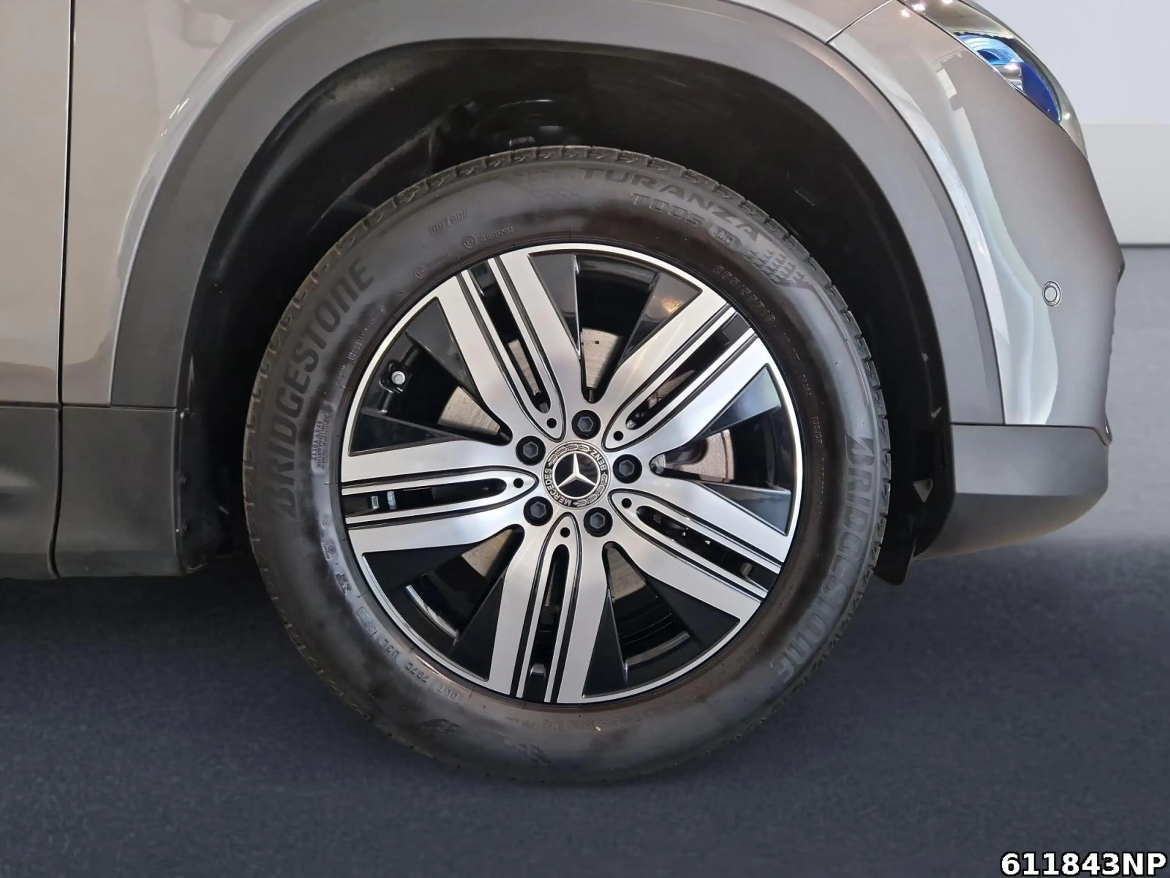 Mercedes-Benz EQB 250 Progressive Night Distronic Adv. Sound — photo 5