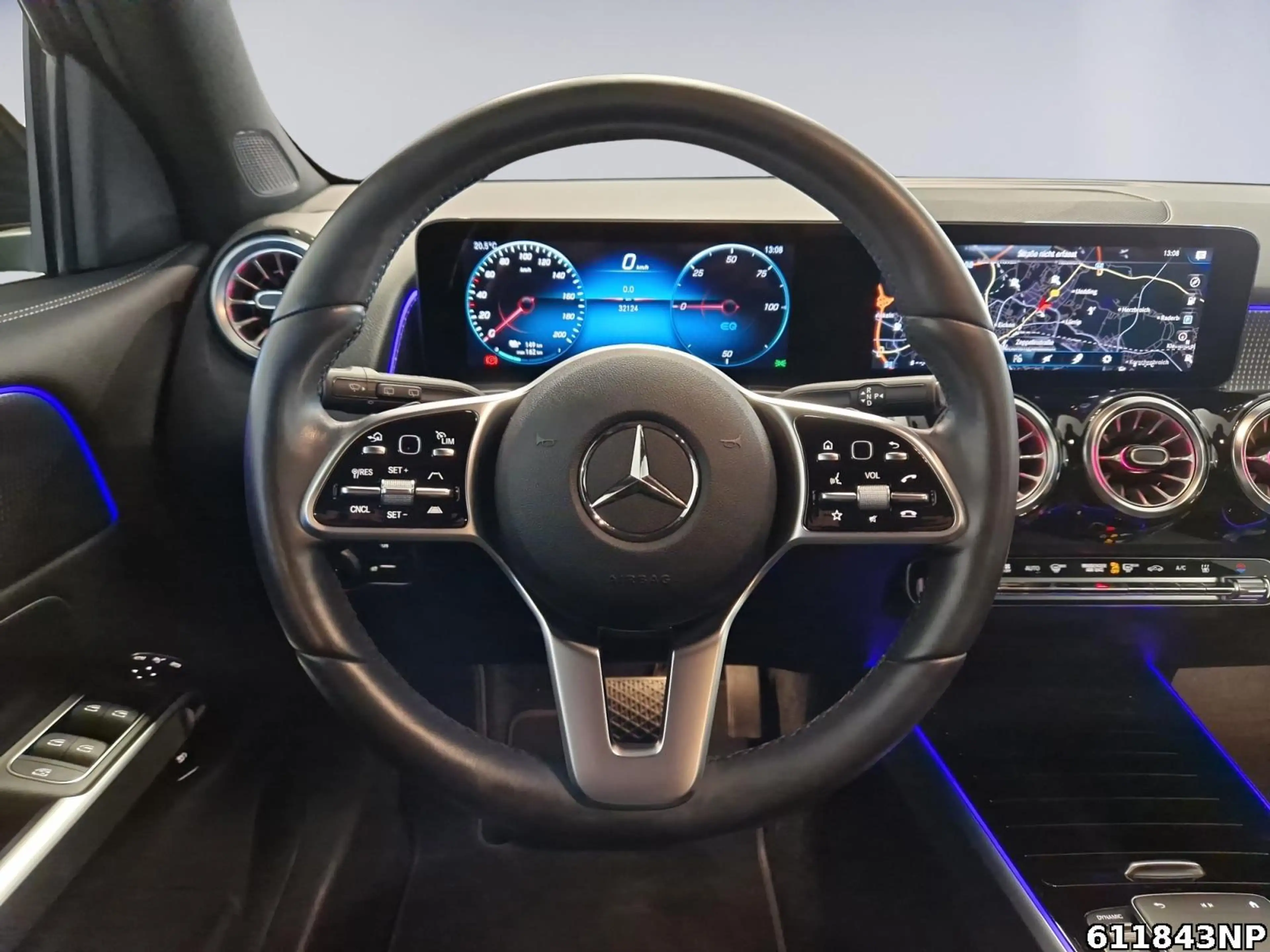 Mercedes-Benz EQB 250 Progressive Night Distronic Adv. Sound — photo 9