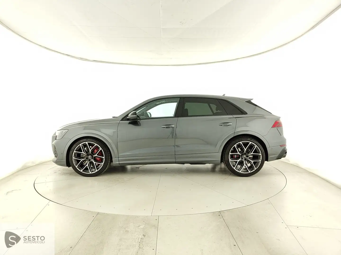 Audi Q8 Audi SUV RS SUV launch edition tiptronic Šedá - 2