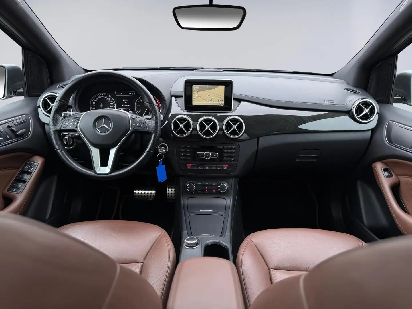 Mercedes-Benz B 200 Ambition AUTOMAAT 156 pk, camera,electrisch bedien Grijs - 2