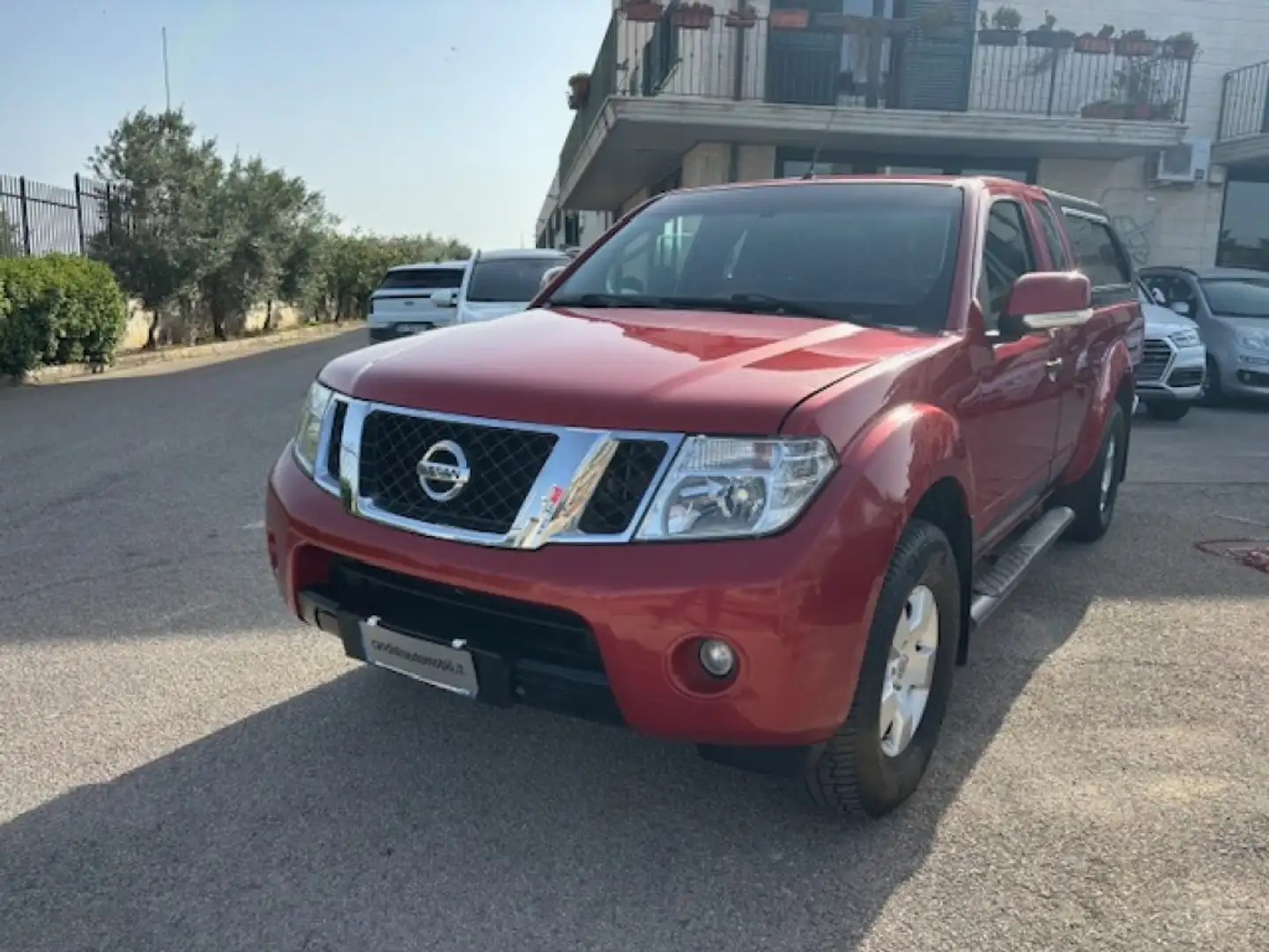 Nissan Navara 2.5 dCi 190CV 2+2 porte King Cab Sport Rosso - 1
