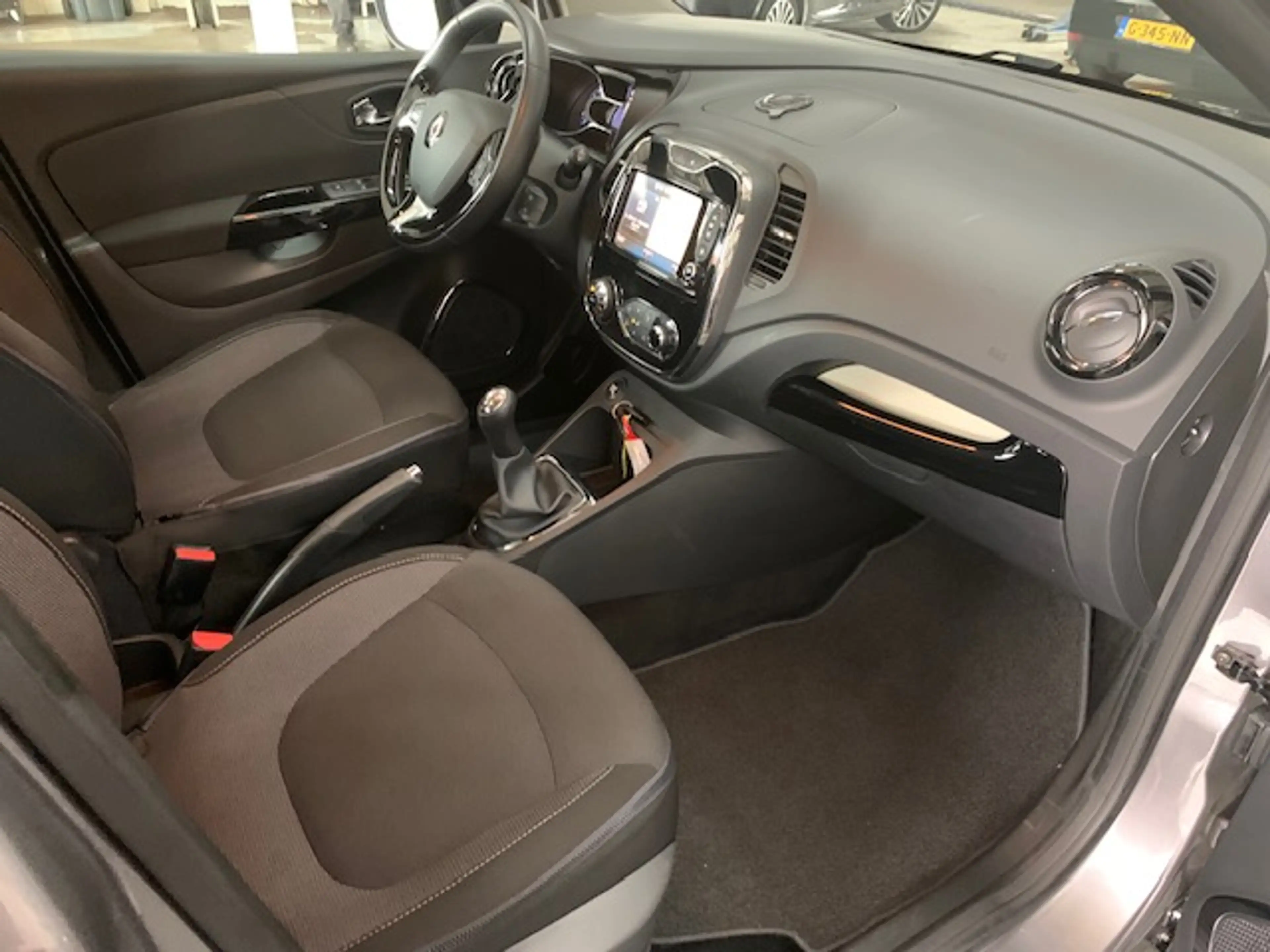 Renault Captur 0.9 TCe Dynamique, navigatie, achteruitcamera . — photo 18