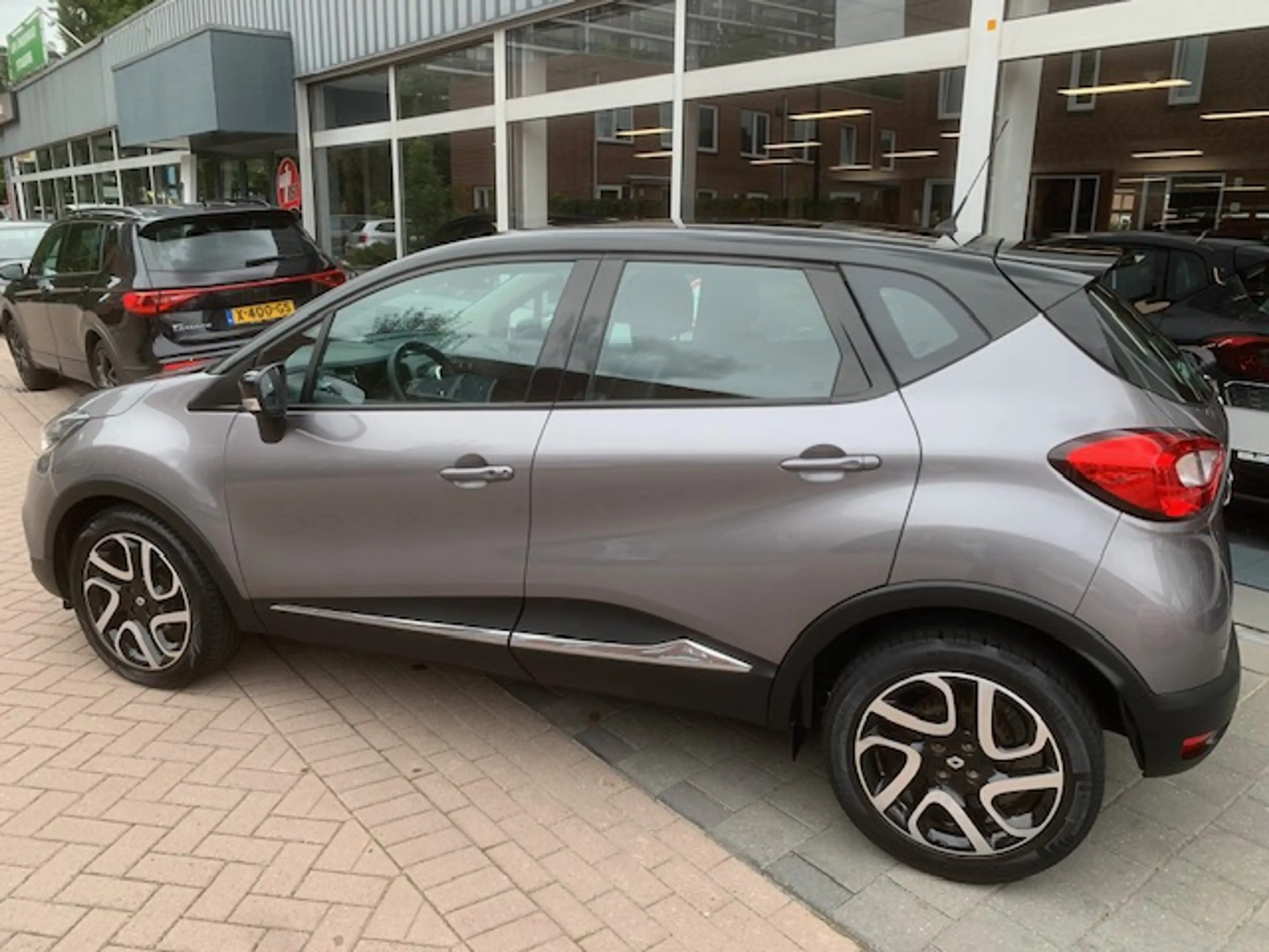 Renault Captur 0.9 TCe Dynamique, navigatie, achteruitcamera . — photo 4