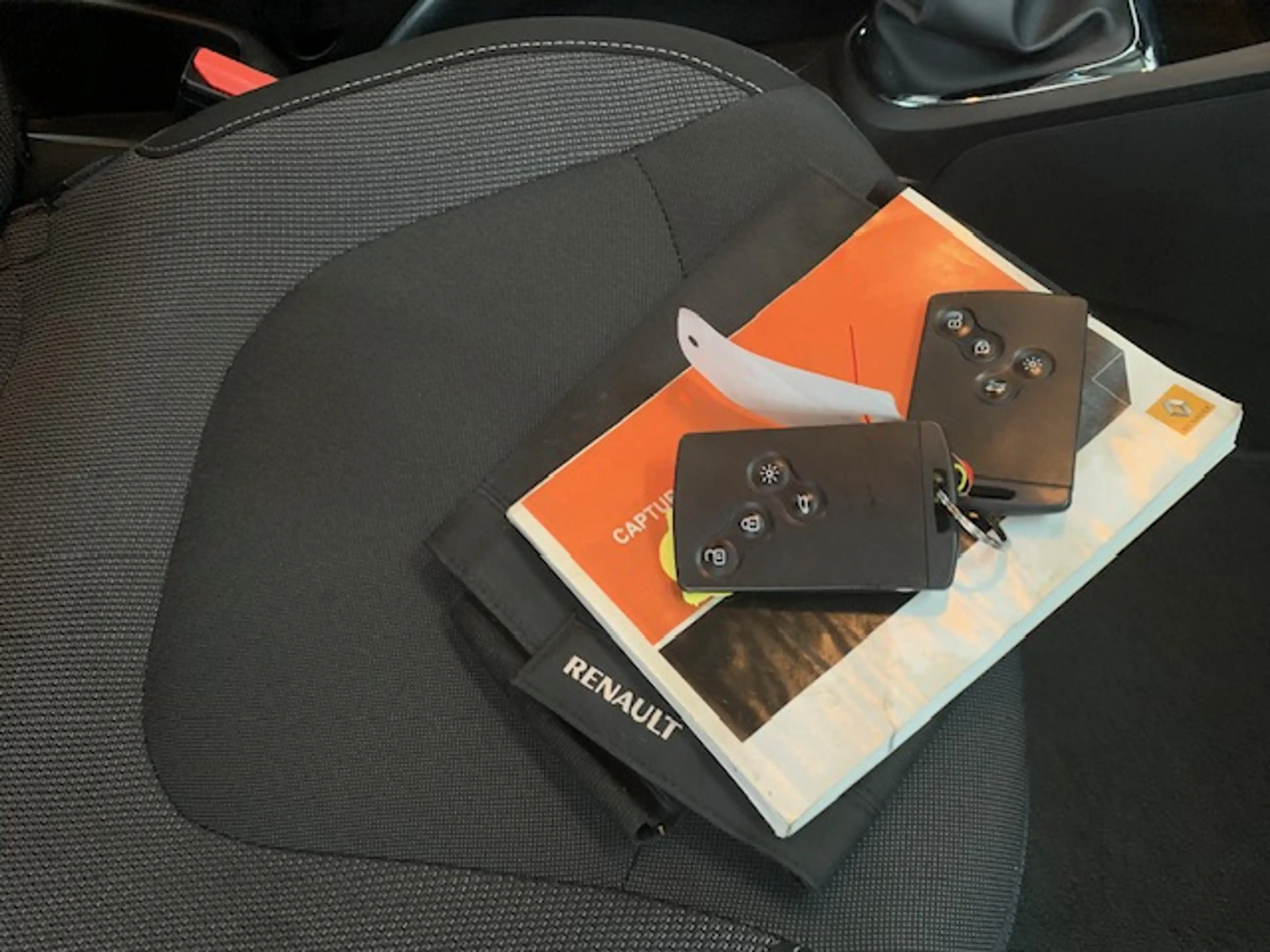 Renault Captur 0.9 TCe Dynamique, navigatie, achteruitcamera . — photo 19