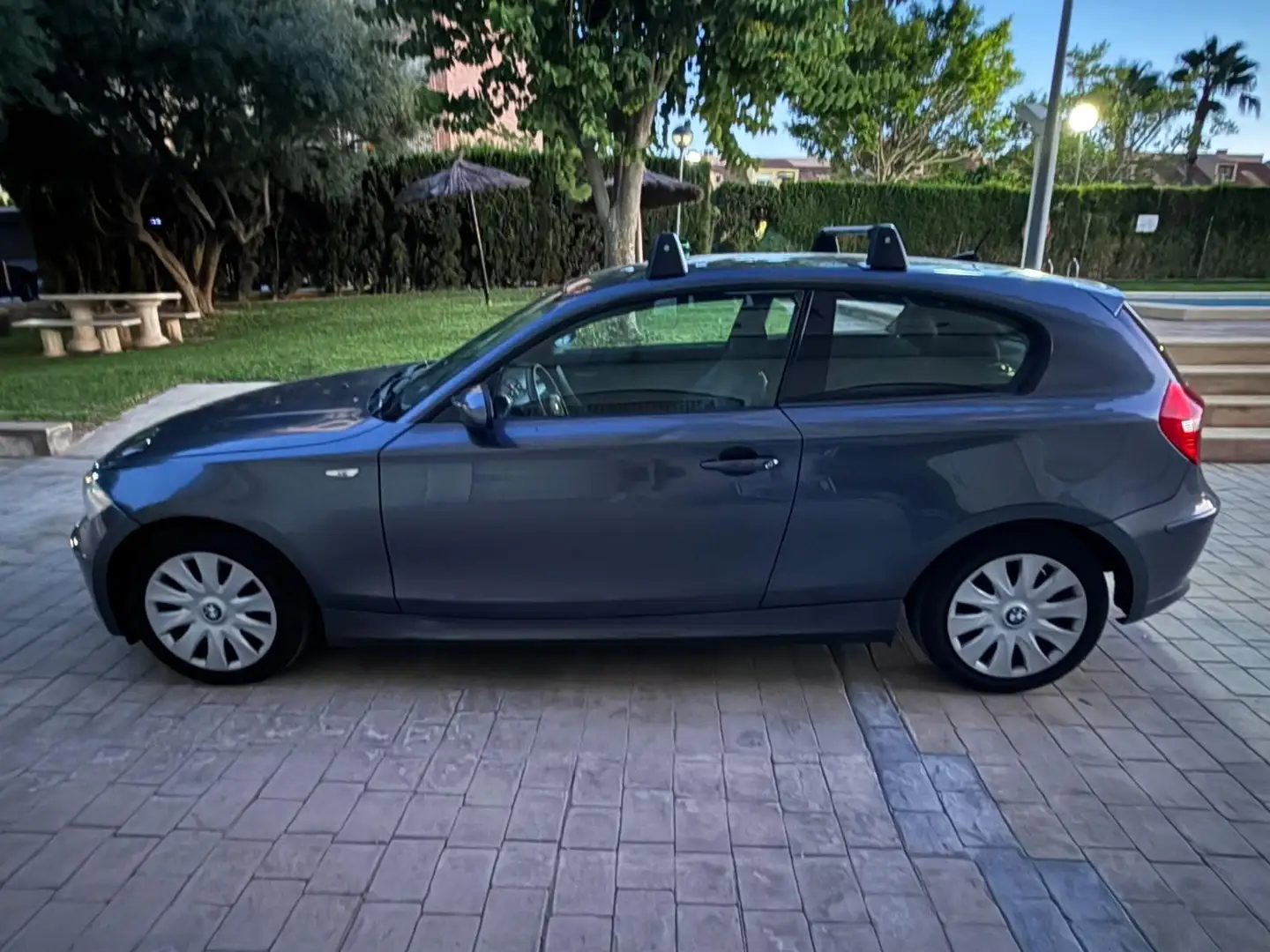 BMW 118 118d - 1