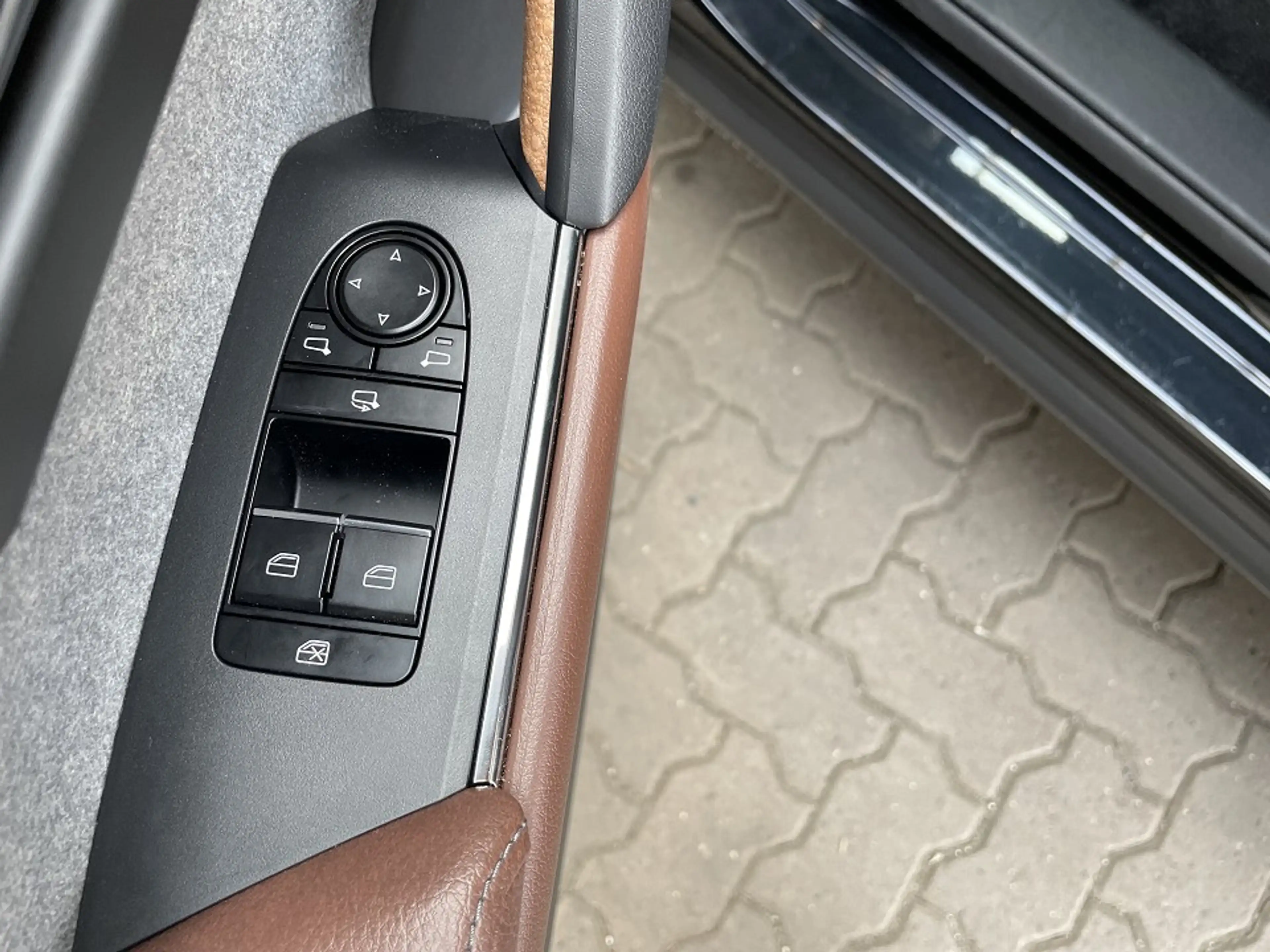 Mazda MX-30 e-SKYACTIV R-EV Advantage — photo 6