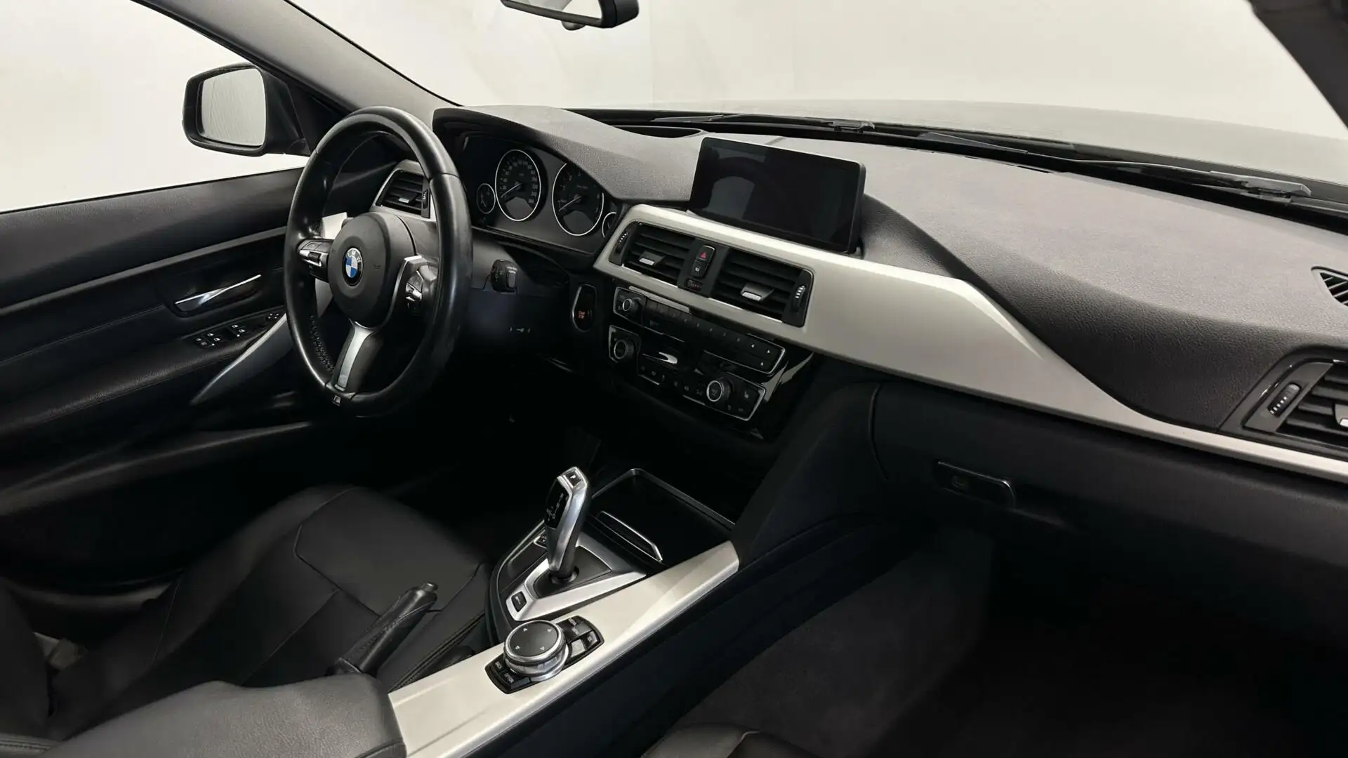 BMW 330 3-serie 330e Centennial High Executive LEER-STOELV Schwarz - 2