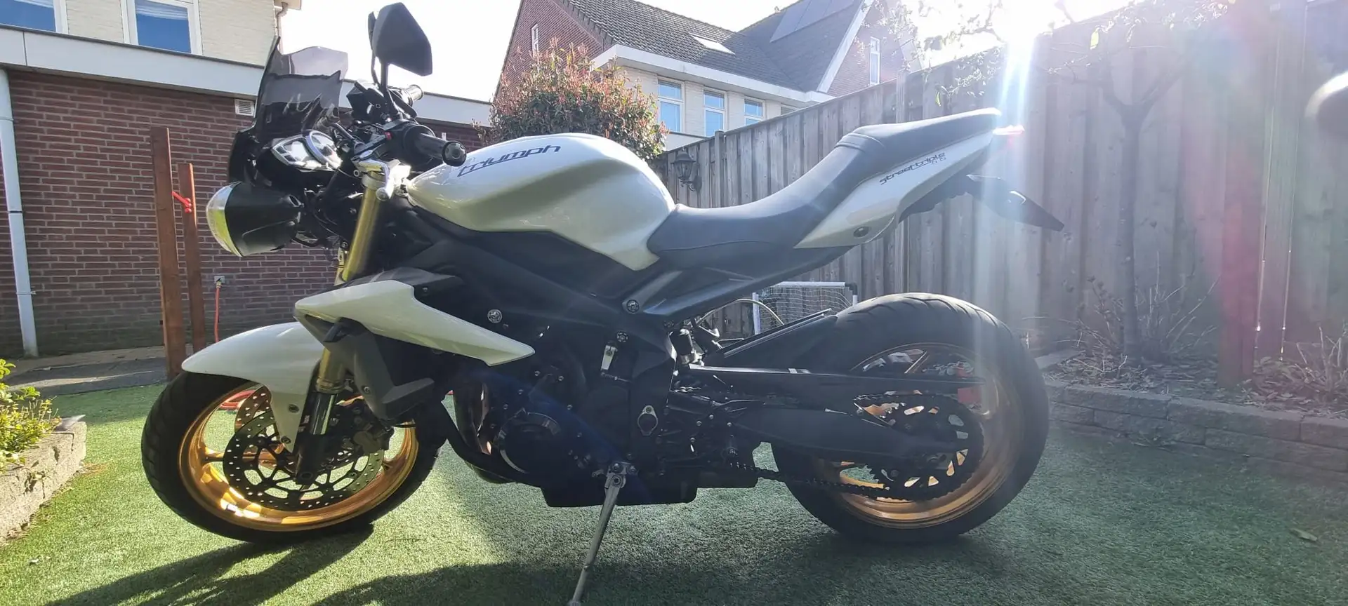 Triumph Street Triple 675 Wit - 1