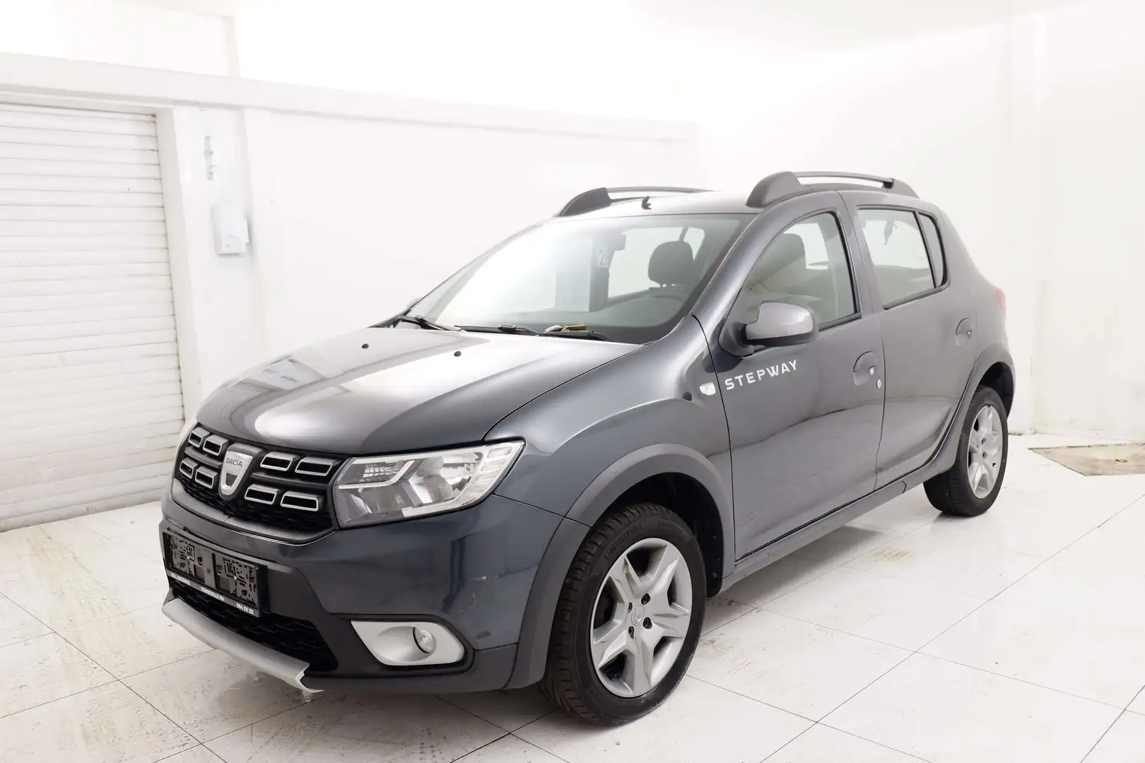 Dacia Sandero Stepway 0.9 TCe 90 cv # GPS, CAPT AR, AIRCO Gris - 2
