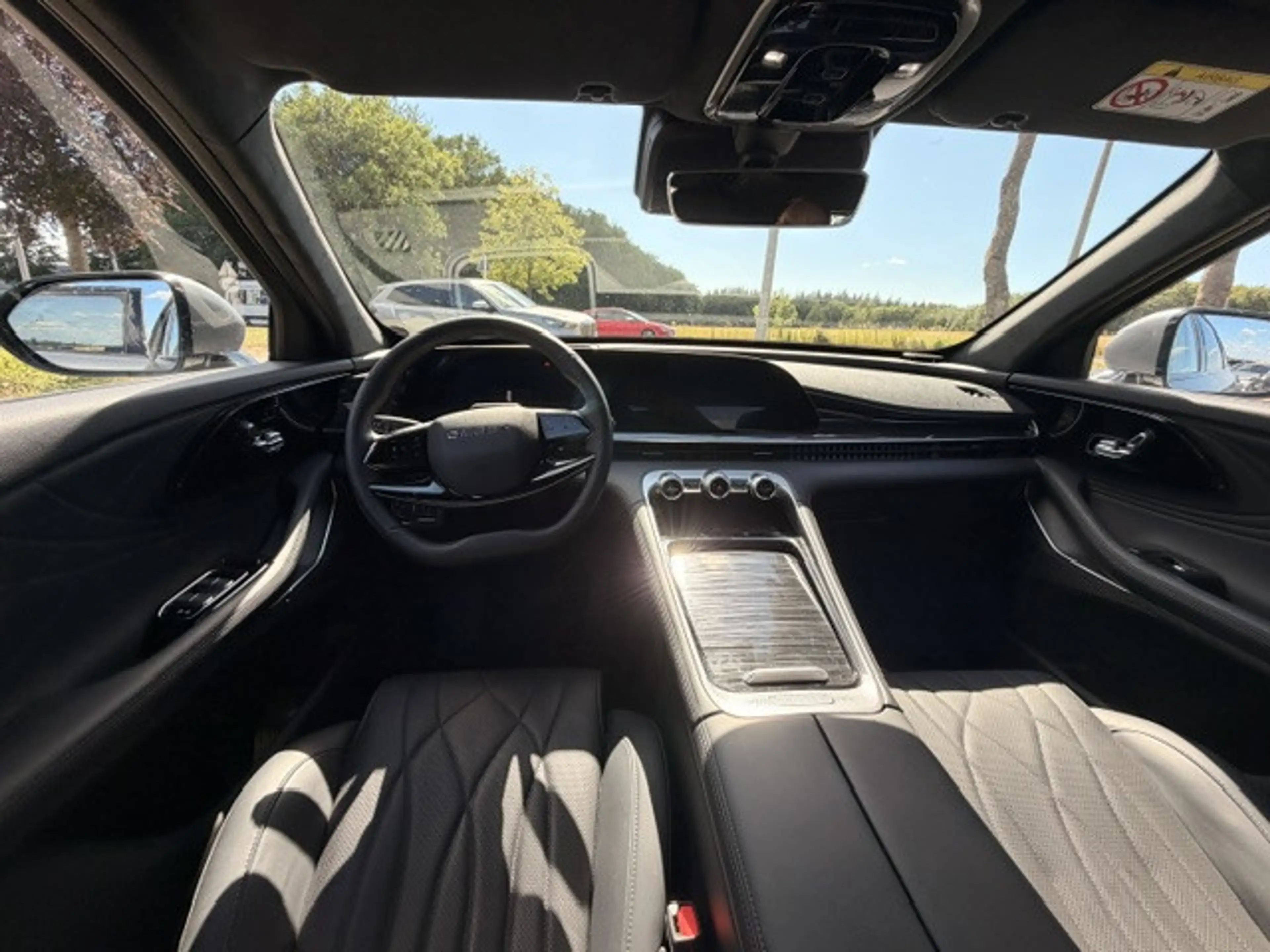 Omoda 9 OMODA 9 PHEV 4X4 — photo 2