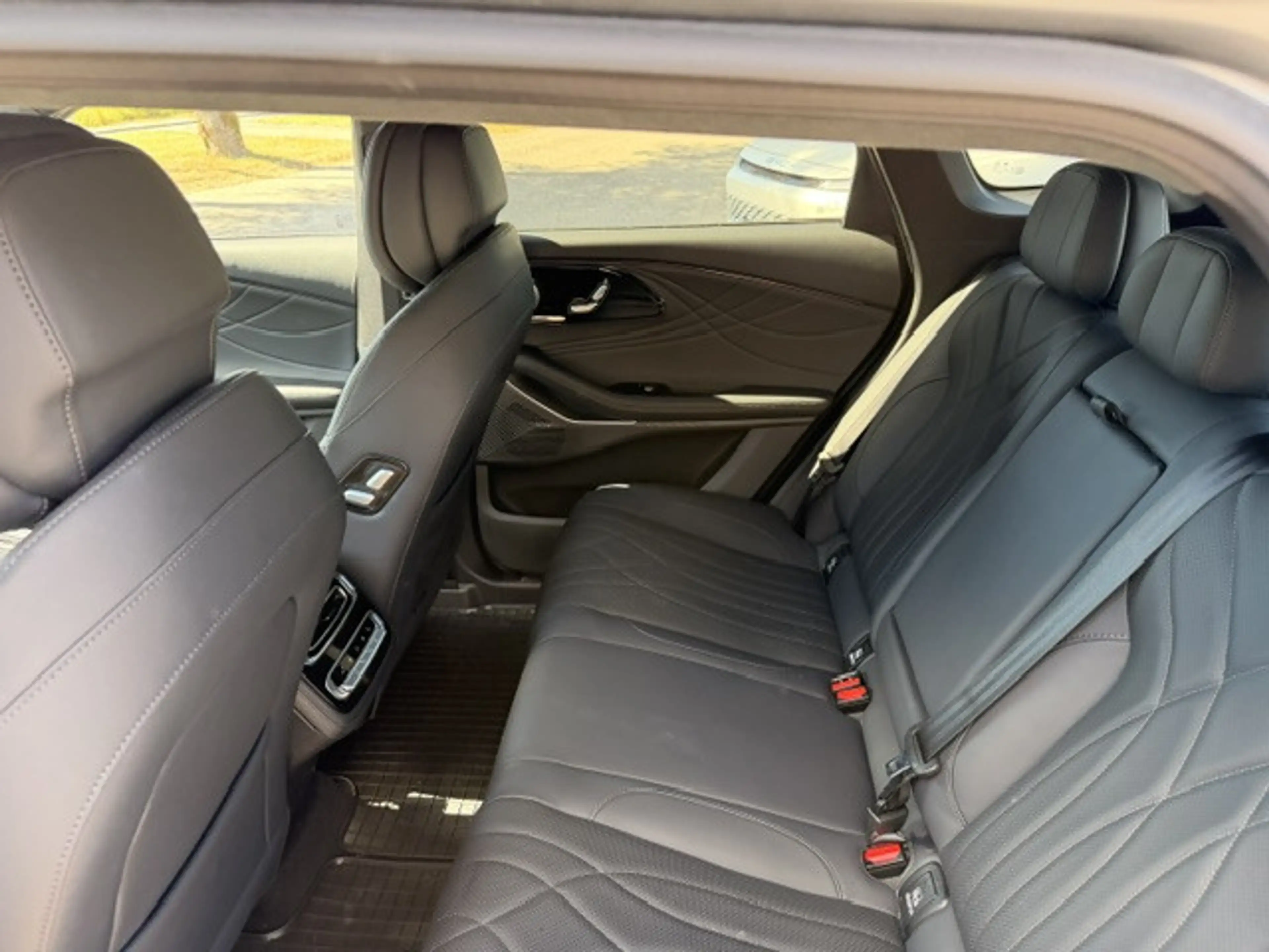 Omoda 9 OMODA 9 PHEV 4X4 — photo 4
