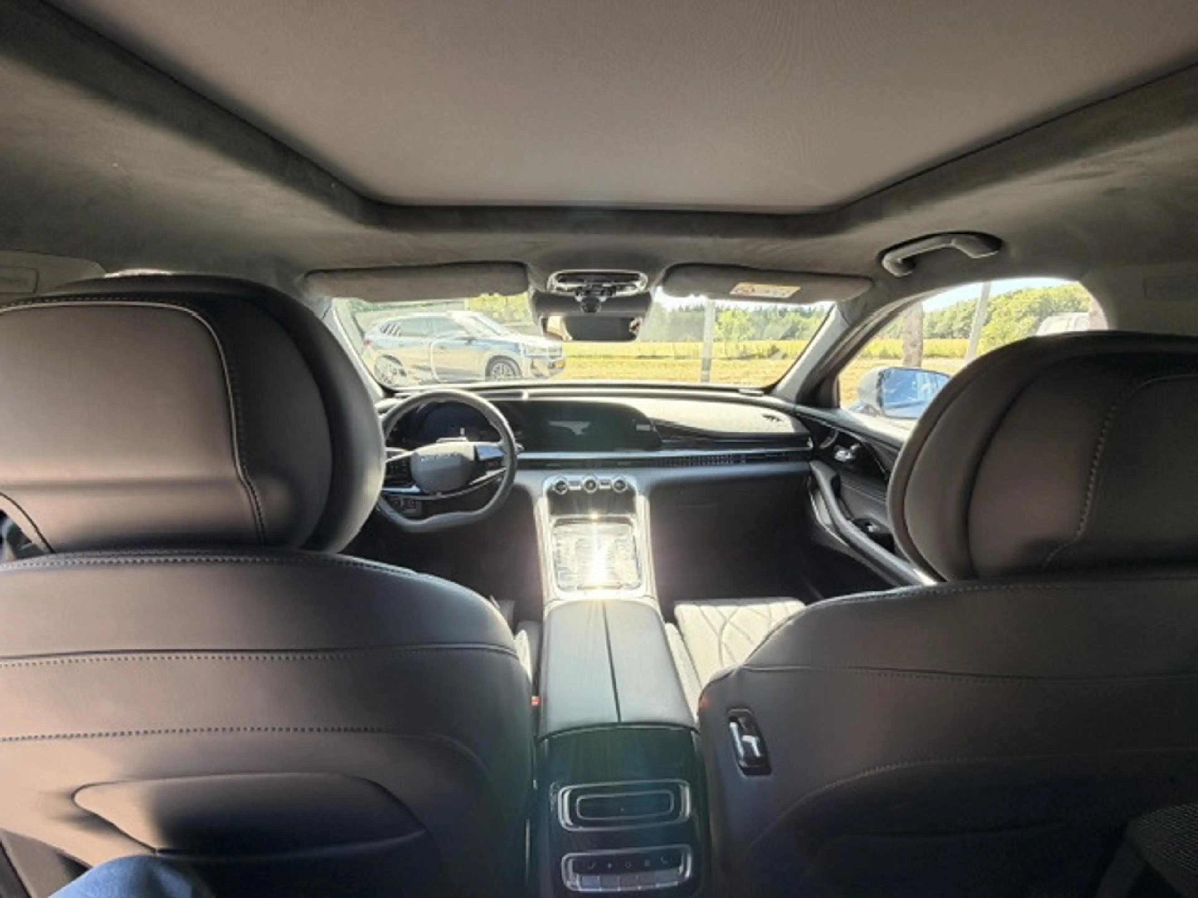 Omoda 9 OMODA 9 PHEV 4X4 — photo 6