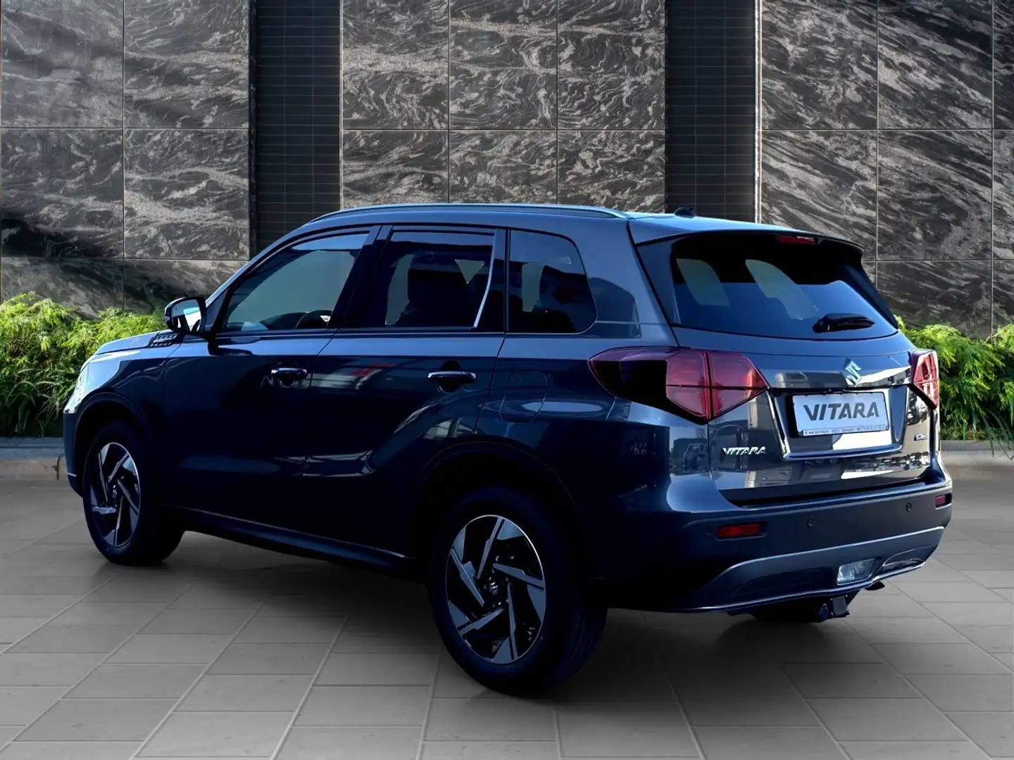 Suzuki Vitara 1.5 Hybrid Comfort+ Allgrip - AHK Gris - 2